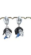Boucles d'oreilles pétales acrylique tricolores en cascade