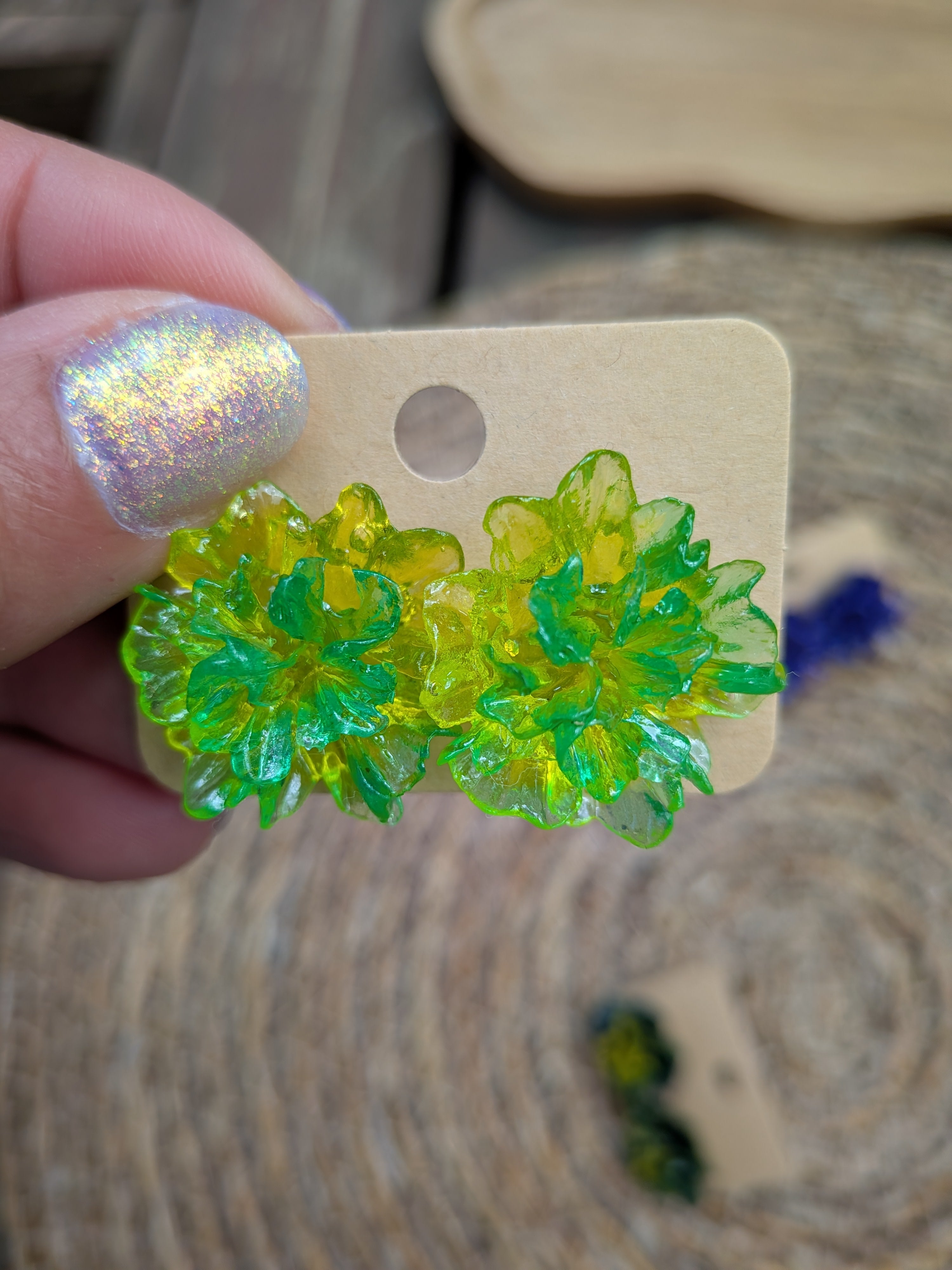 Clous d'oreilles Fleurs de Cristal en Résine Epoxy – Bicolore & Unicolore