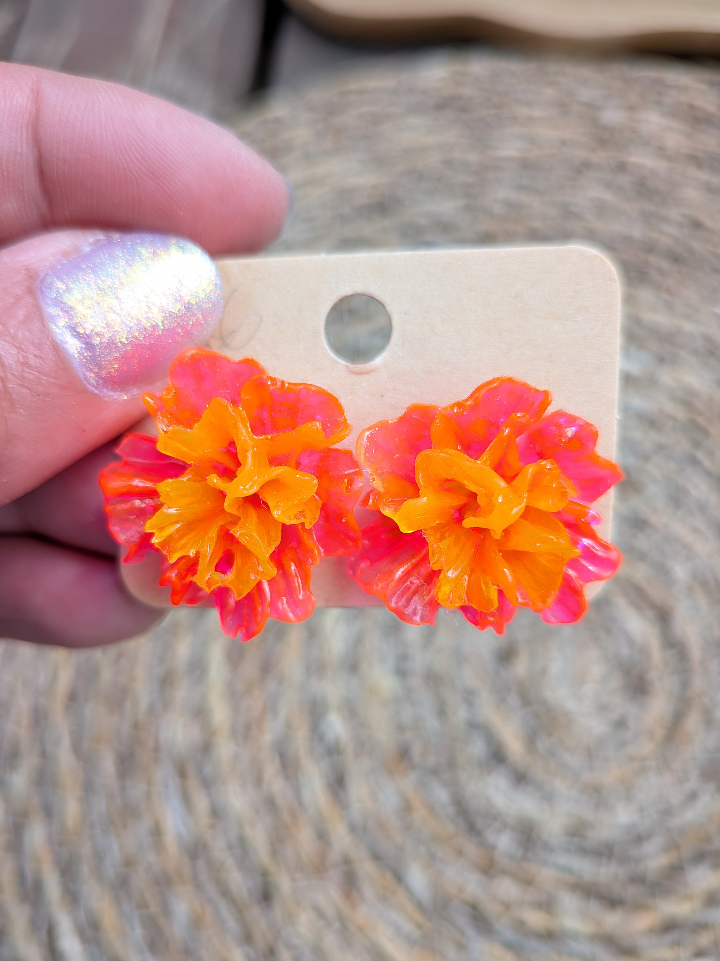 Clous d'oreilles Fleurs de Cristal en Résine Epoxy – Bicolore & Unicolore