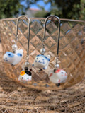 Boucles d'oreilles chats en porcelaine bleus