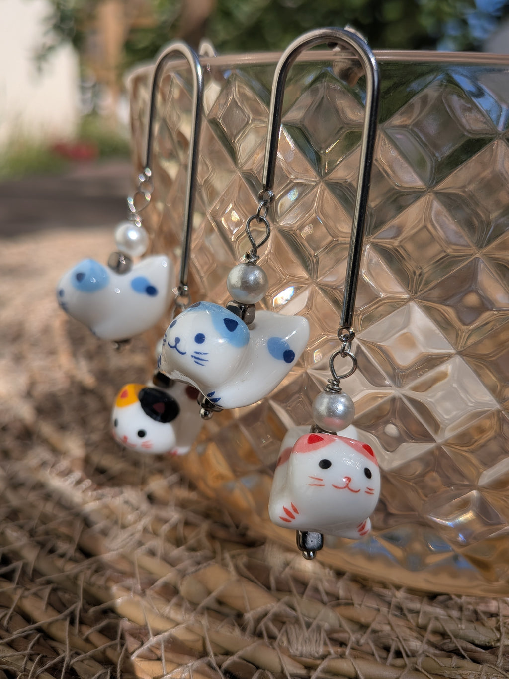 Boucles d'oreilles chats en porcelaine bleus