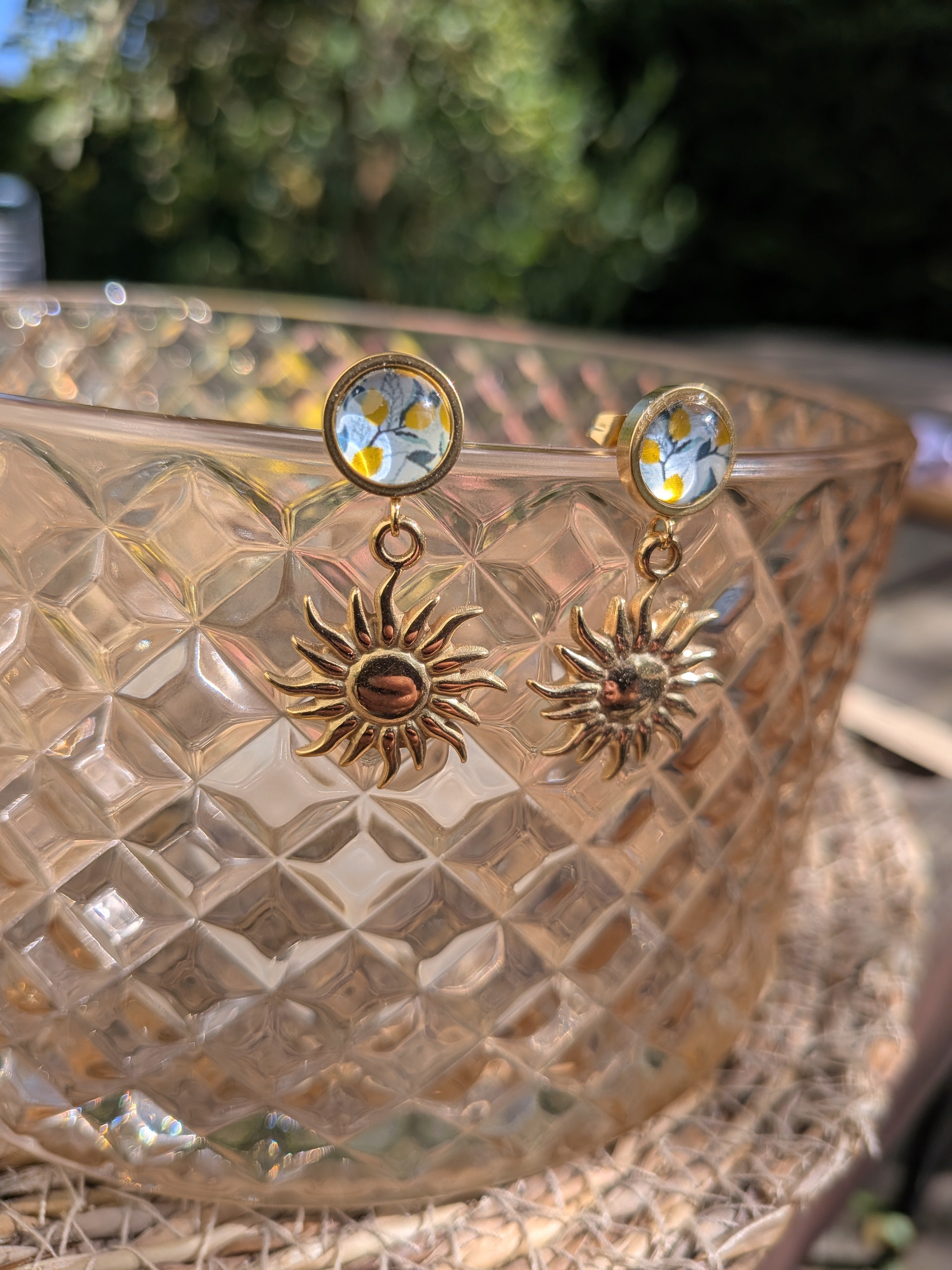 Boucles d'oreilles Soleil Citron – Acier doré & Cabochon verre
