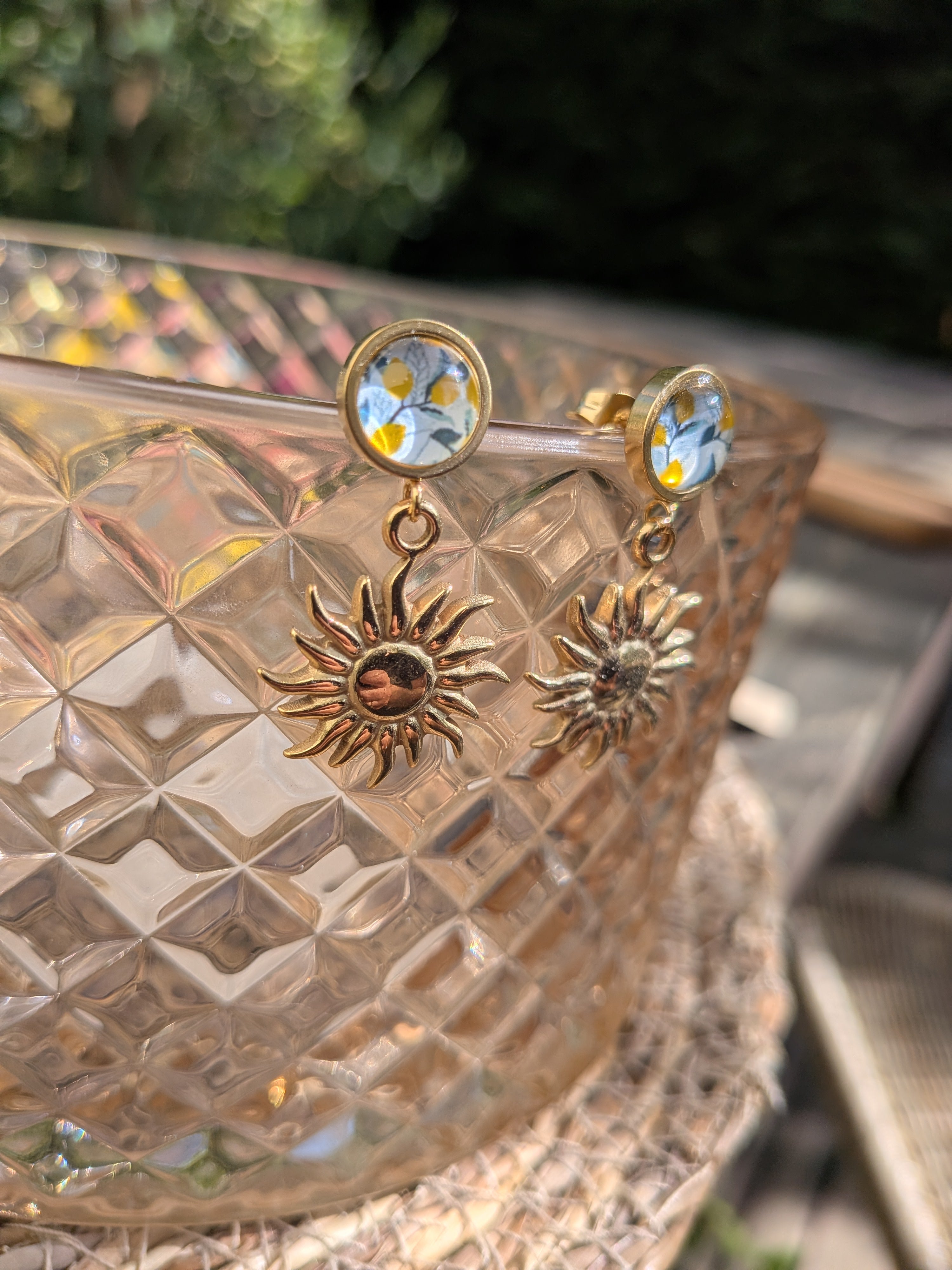 Boucles d'oreilles Soleil Citron – Acier doré & Cabochon verre