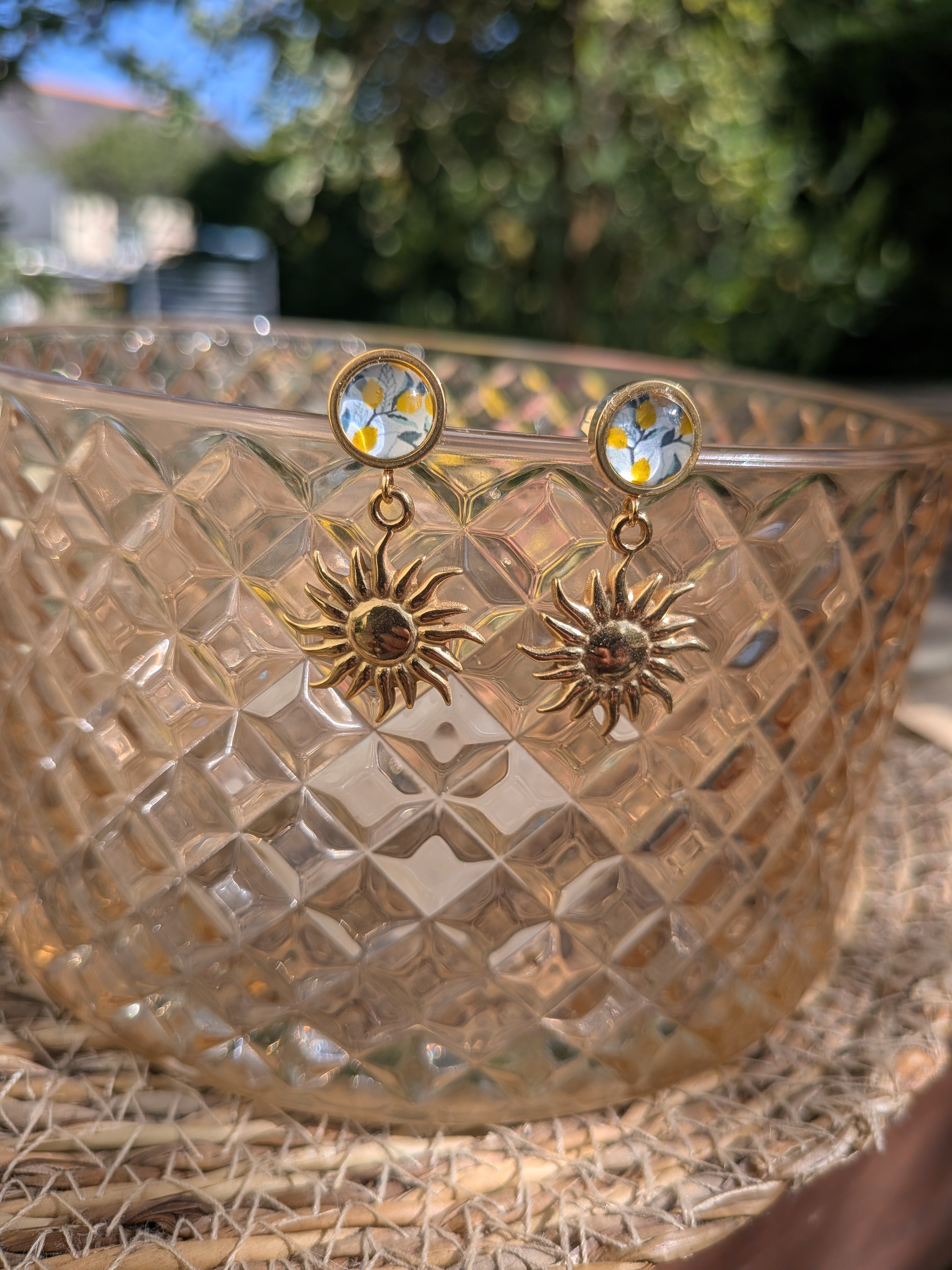 Boucles d'oreilles Soleil Citron – Acier doré & Cabochon verre