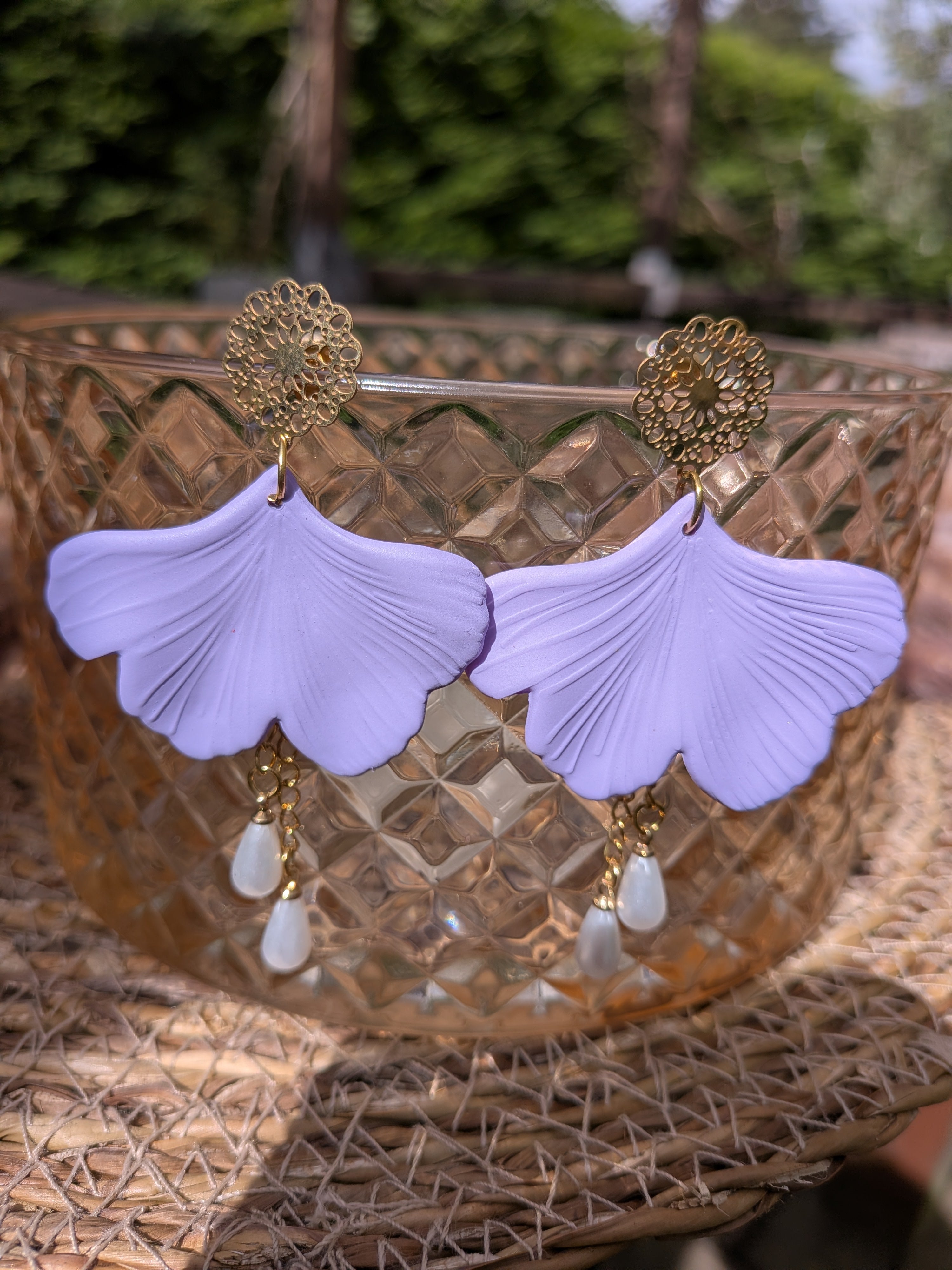 Boucles d'oreilles Ginkgo  & Perles Blanches, version dorée