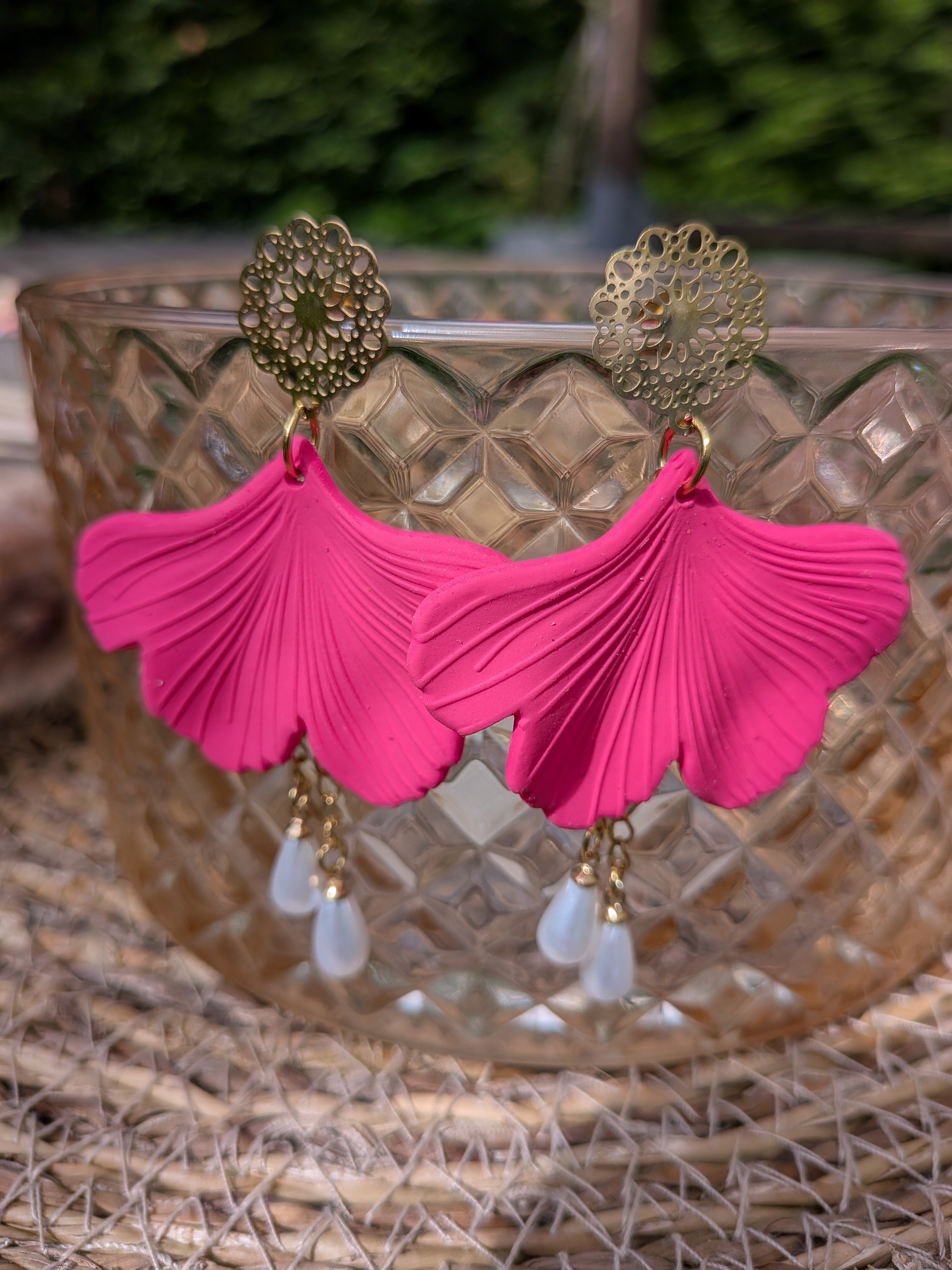 Boucles d'oreilles Ginkgo  & Perles Blanches, version dorée