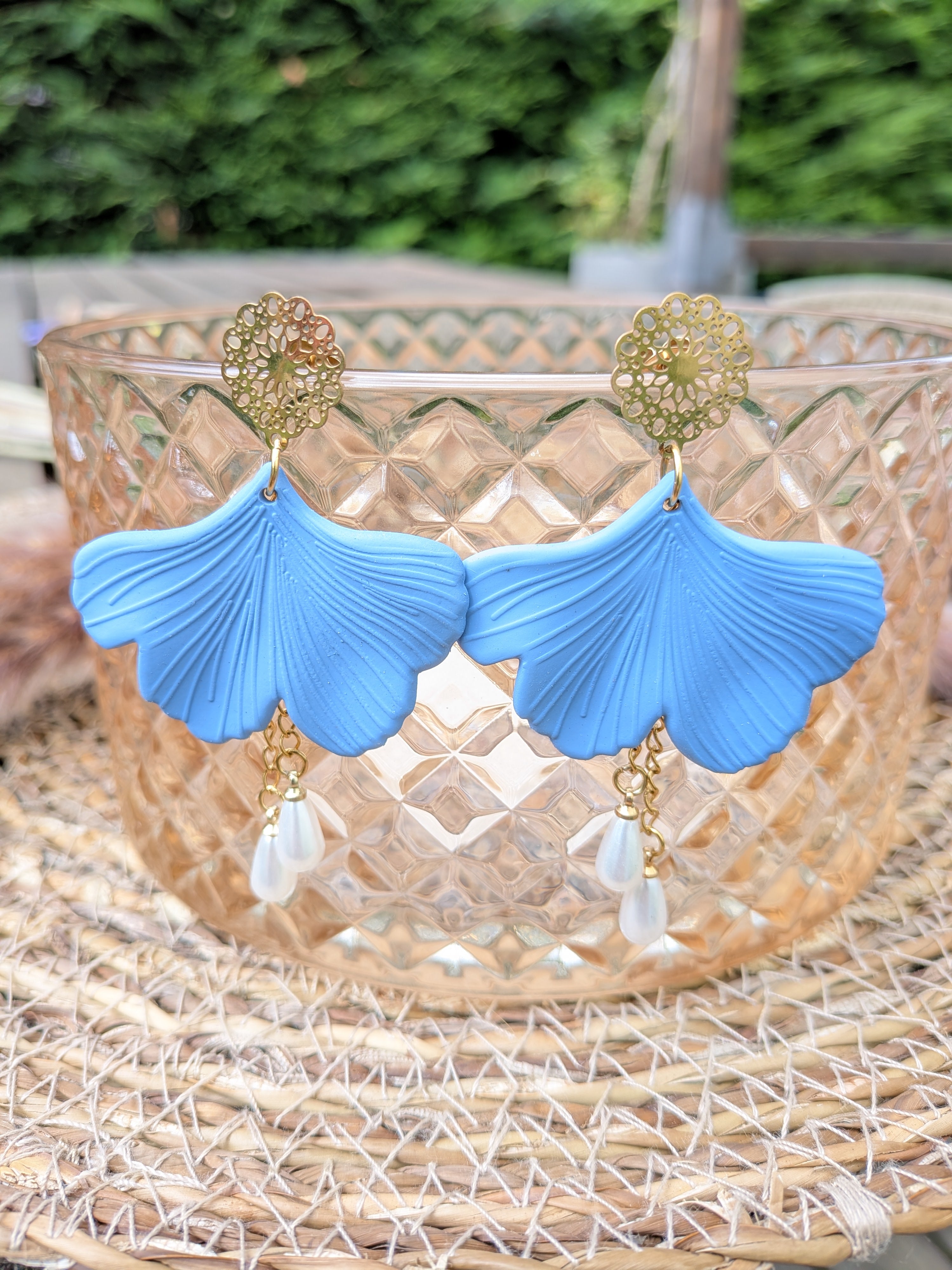 Boucles d'oreilles Ginkgo  & Perles Blanches, version dorée