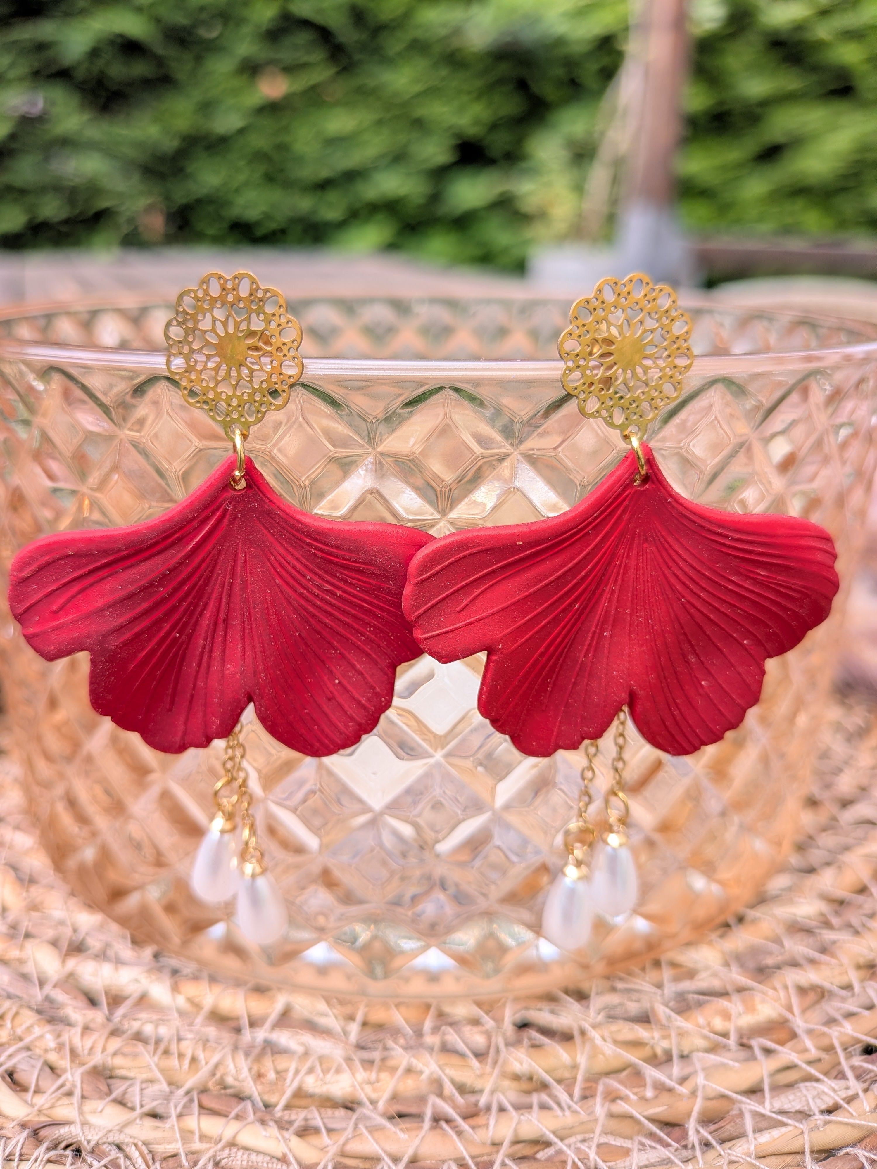 Boucles d'oreilles Ginkgo  & Perles Blanches, version dorée