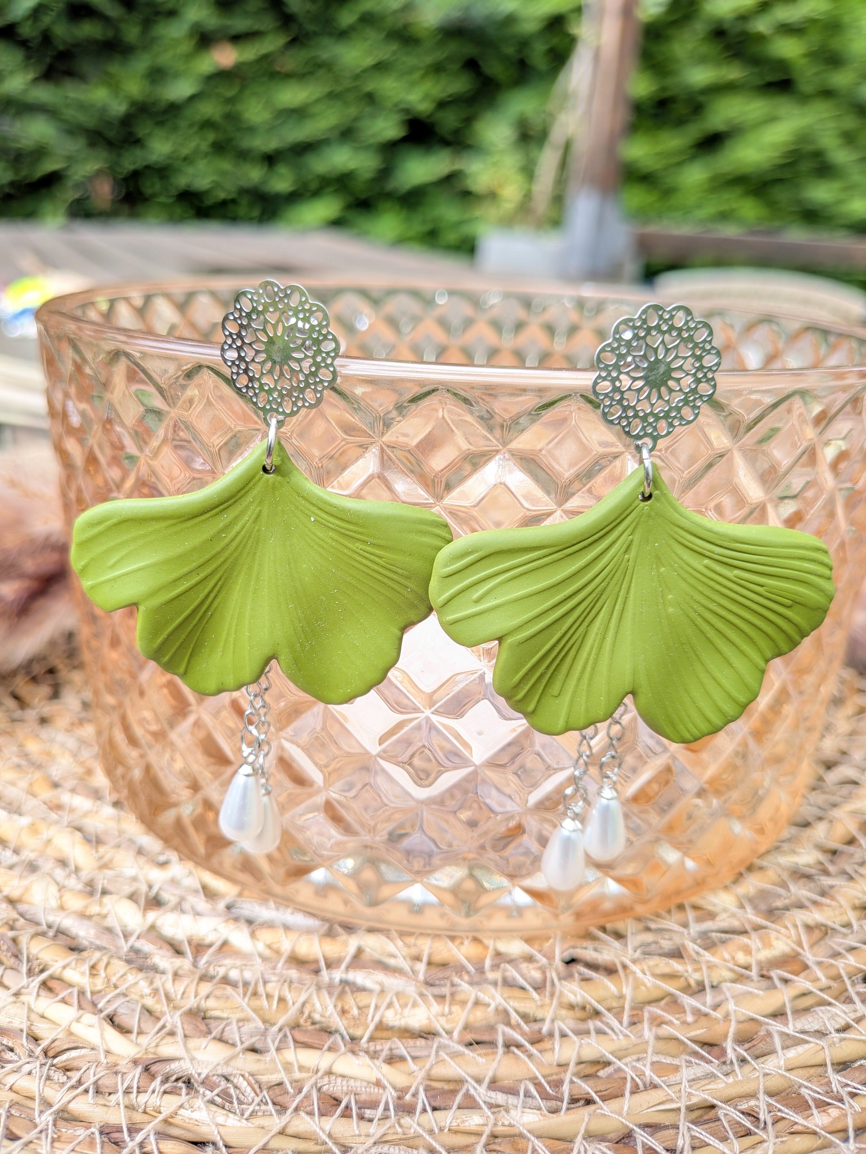 Boucles d'oreilles Ginkgo et perles, version argentée