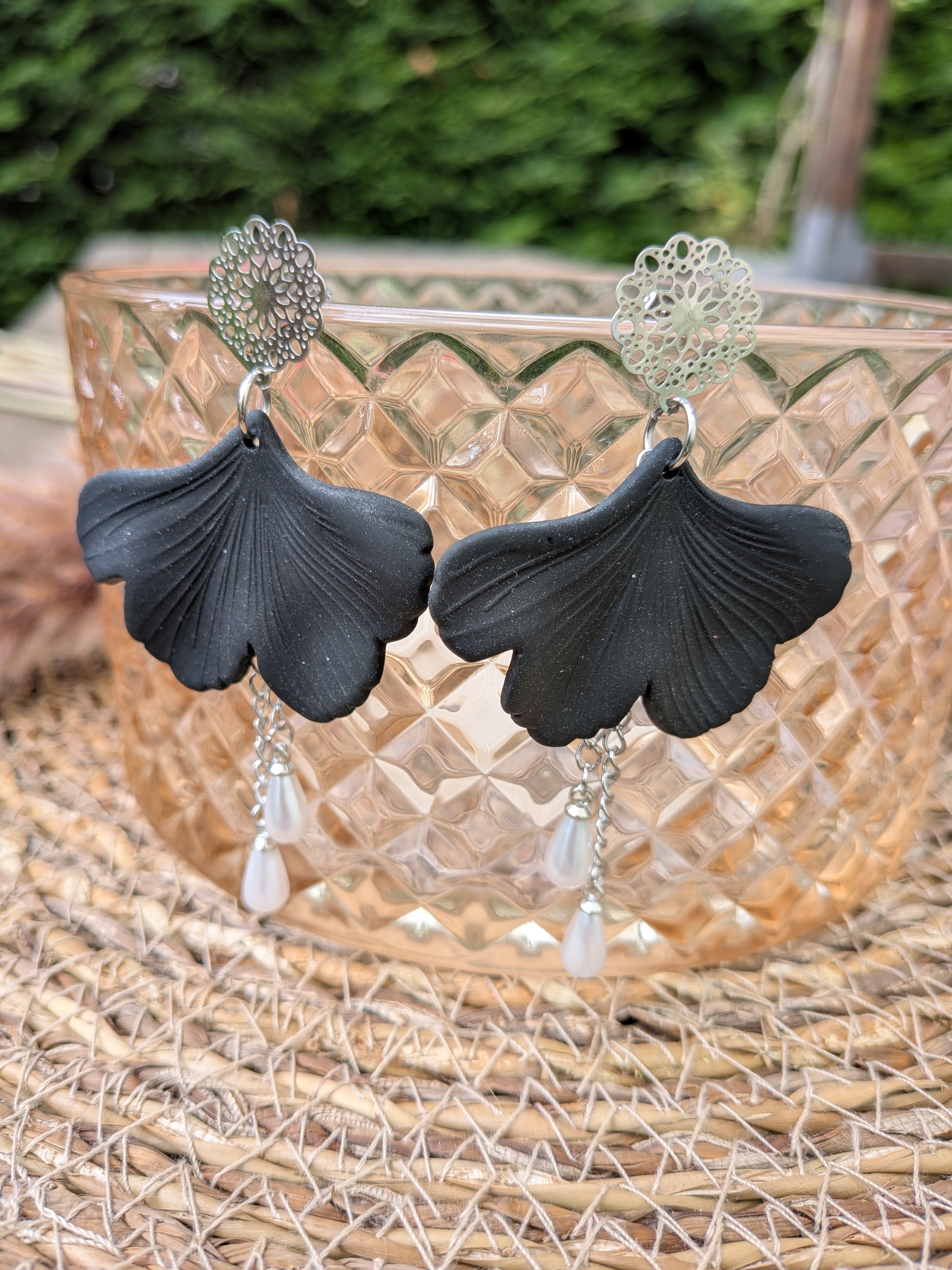 Boucles d'oreilles Ginkgo et perles, version argentée