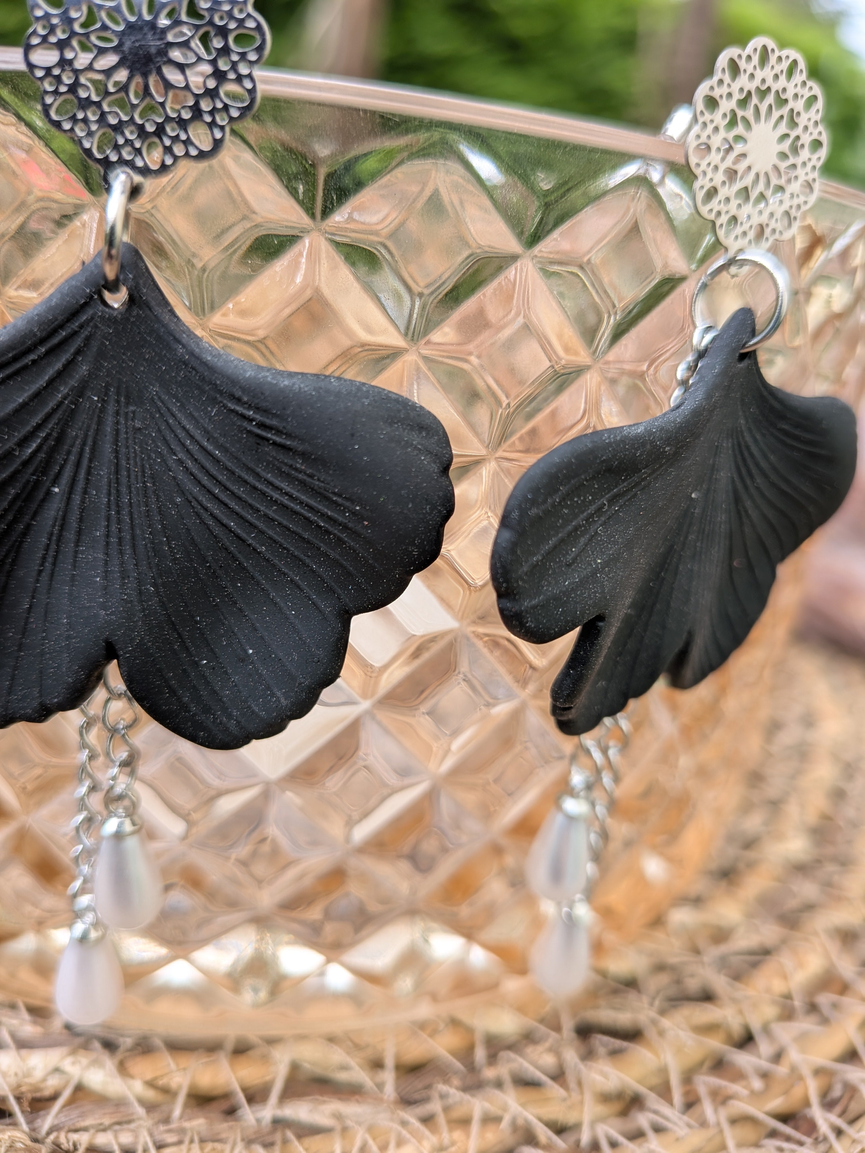 Boucles d'oreilles Ginkgo et perles, version argentée