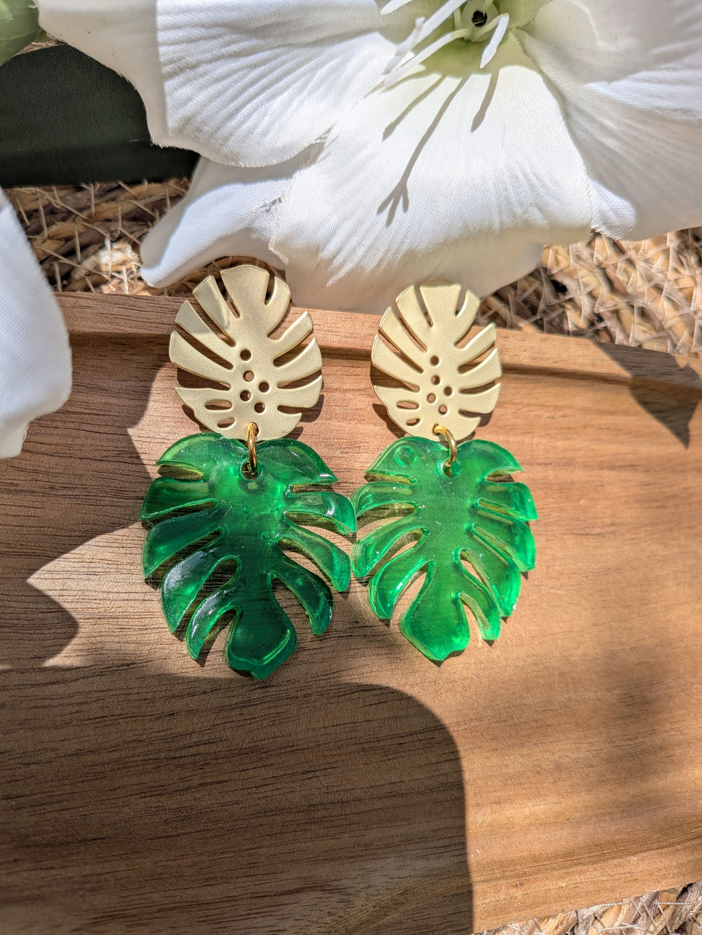 Boucles d'oreilles Feuille de Monstera – Résine Époxy Vert Vitrail