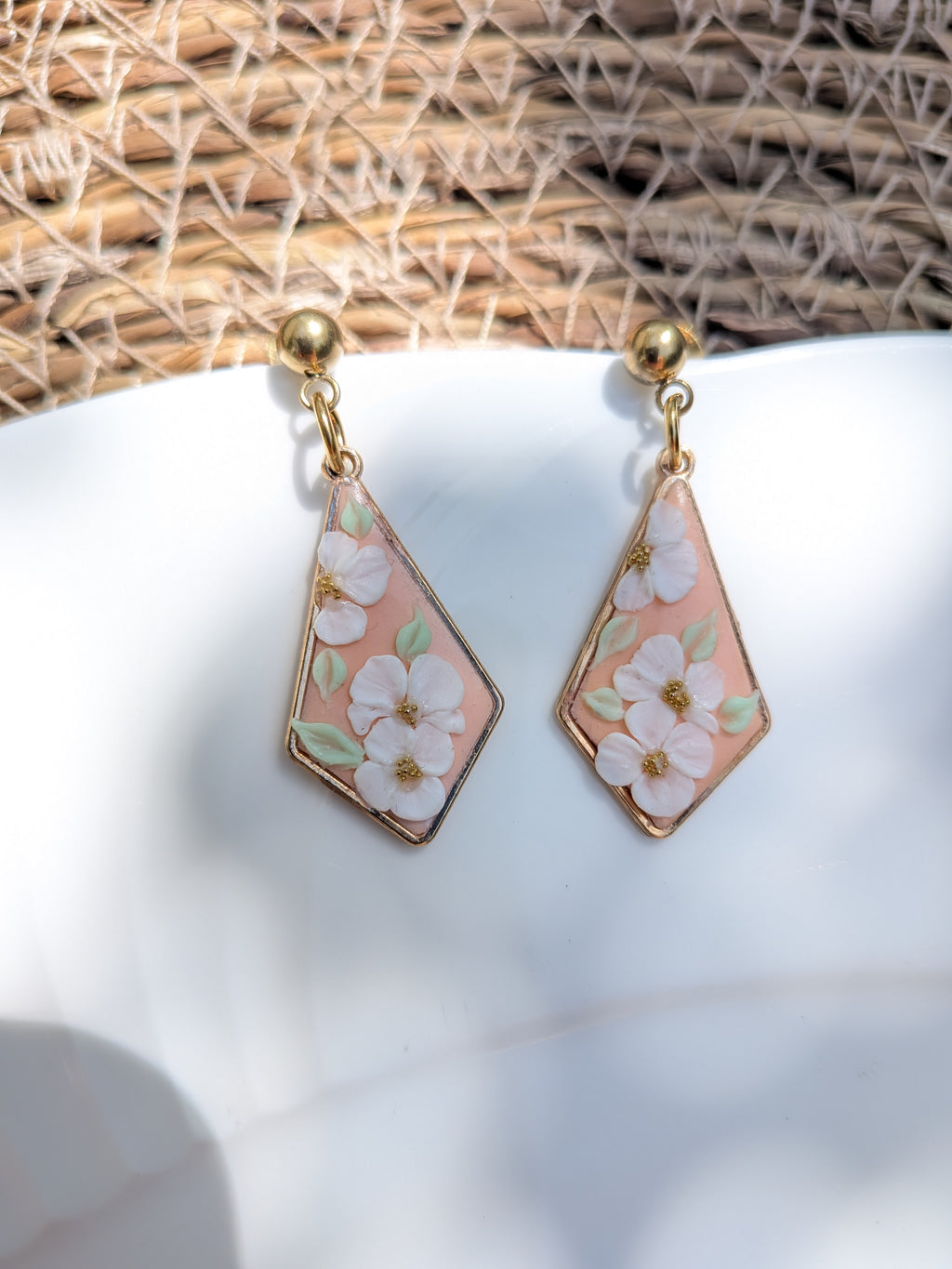 Boucles d'oreilles Géométriques – Pâte Polymère & Fleurs en Résine Nail Art