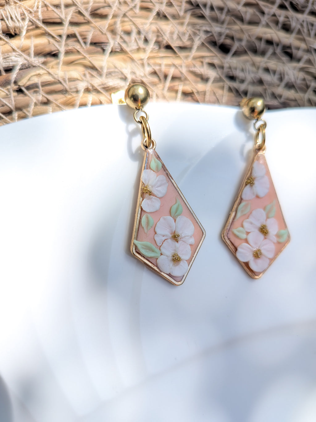 Boucles d'oreilles Géométriques – Pâte Polymère & Fleurs en Résine Nail Art