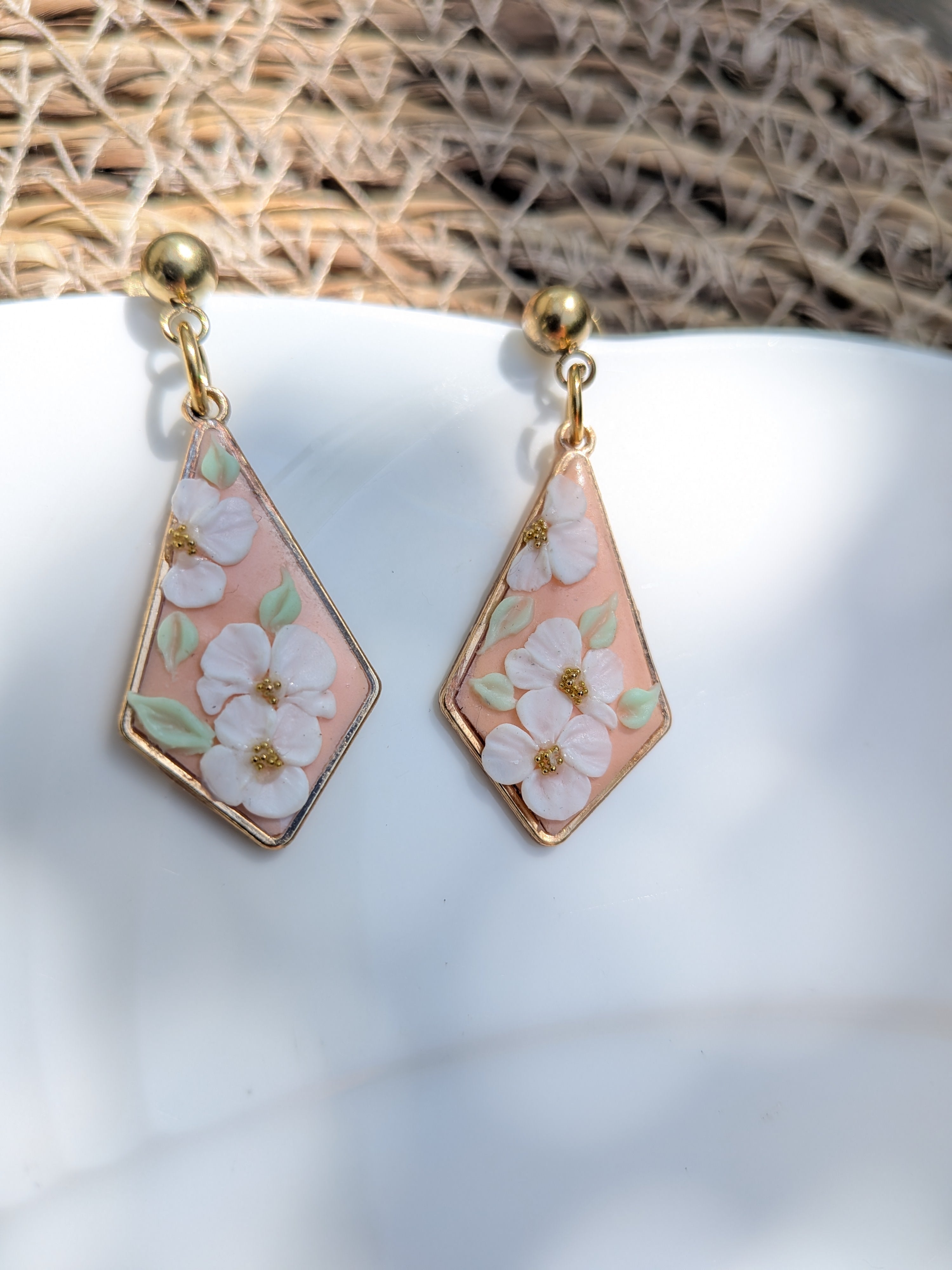 Boucles d'oreilles Géométriques – Pâte Polymère & Fleurs en Résine Nail Art