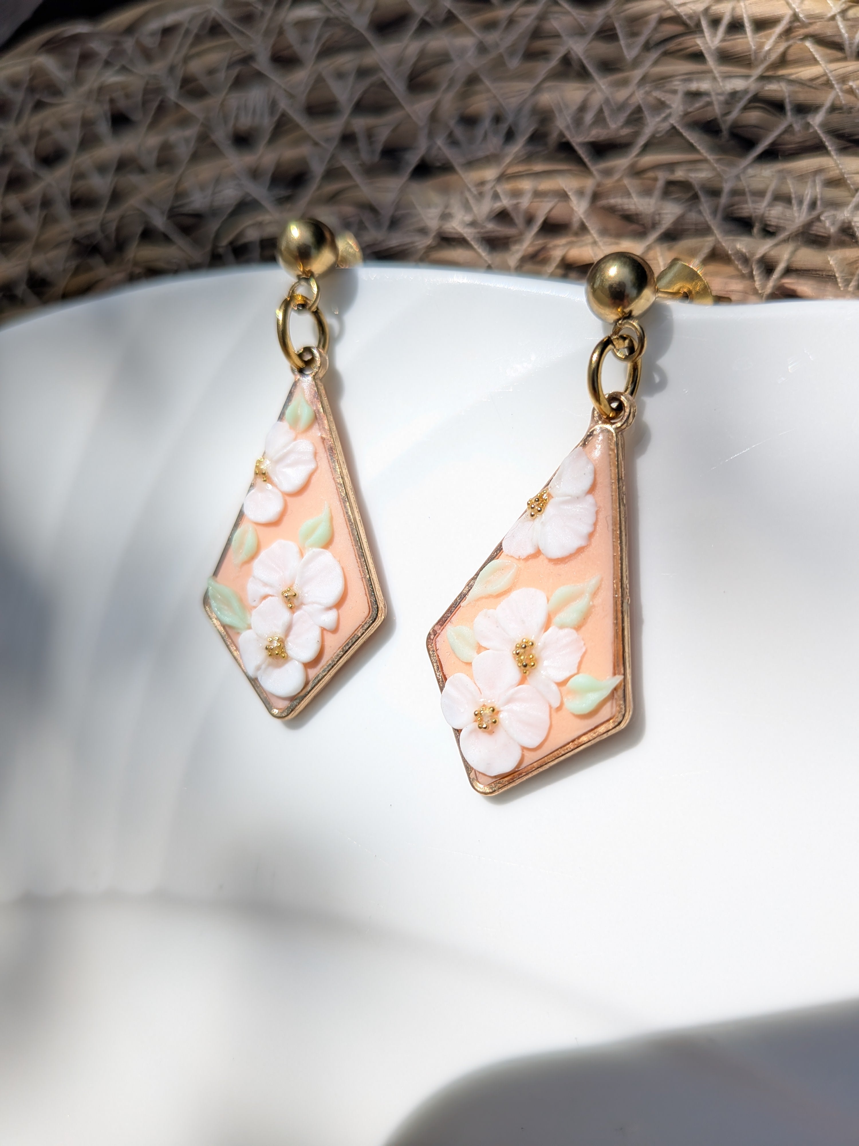 Boucles d'oreilles Géométriques – Pâte Polymère & Fleurs en Résine Nail Art