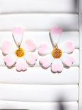 boucles d'oreilles pâquerettes version 2, cœur de fleur à plat