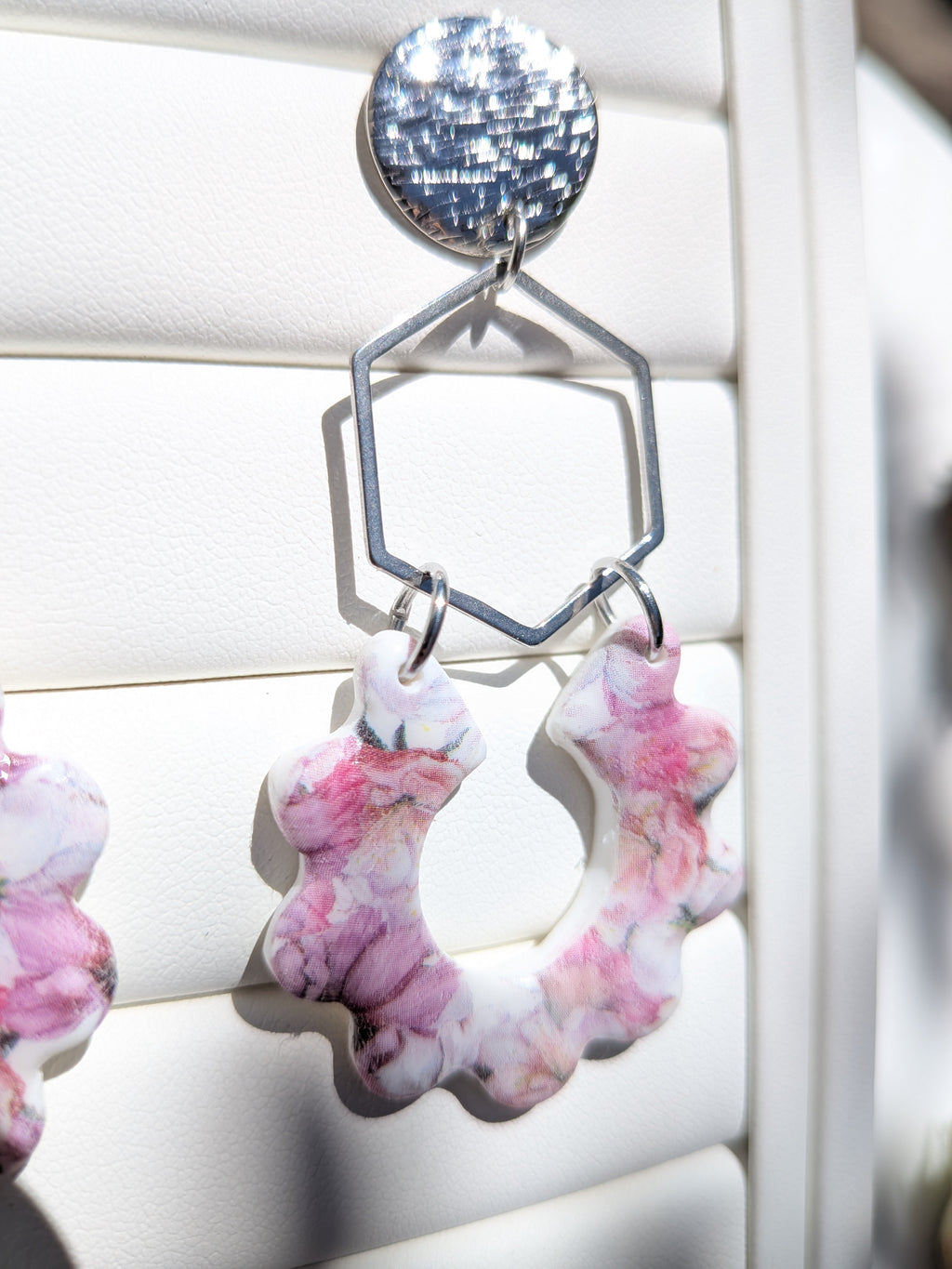 Boucles d'oreilles Hexagone Printemps – Géométrique en Acier Argenté