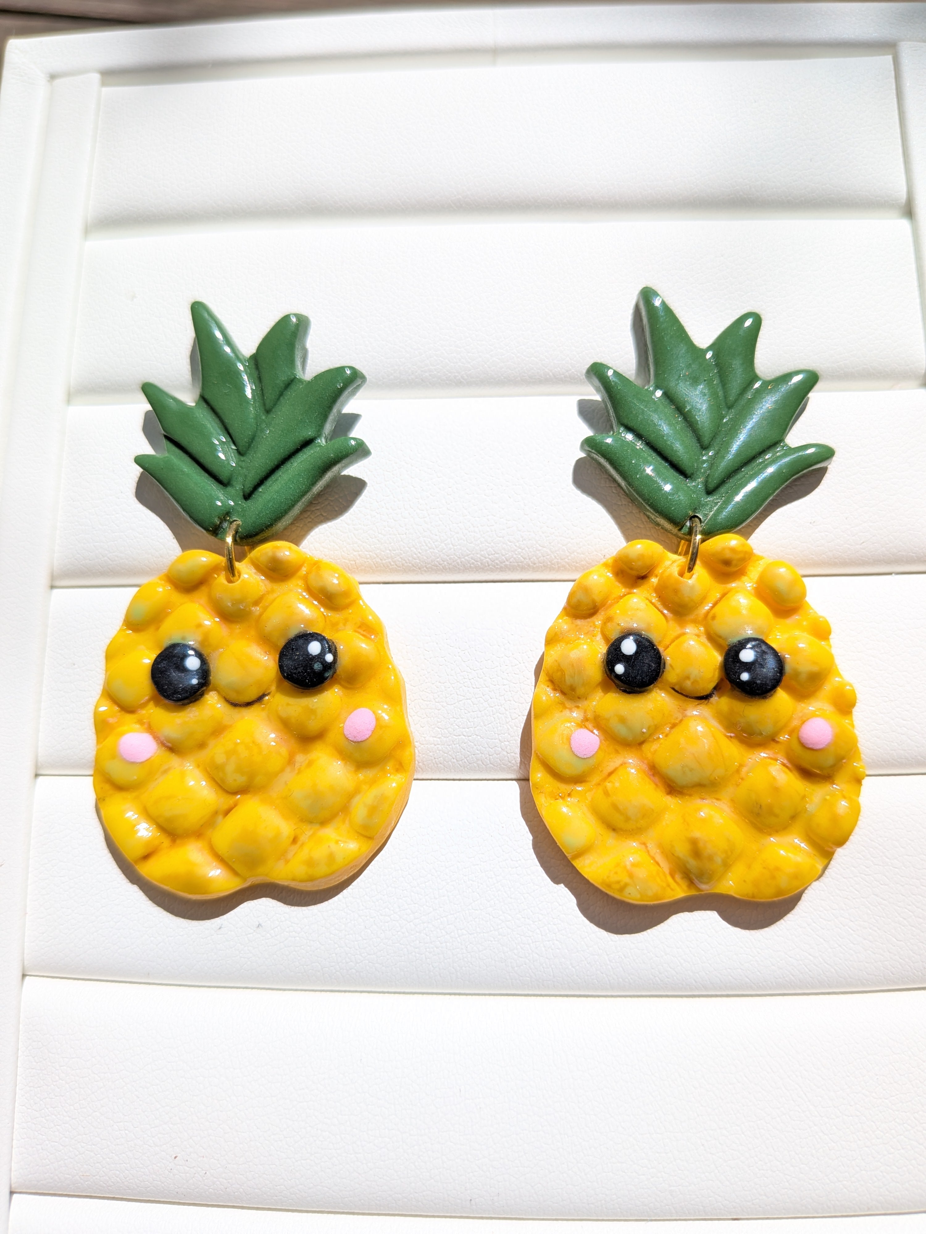 Boucles d'oreilles ananas kawaii – pâte polymère fait main