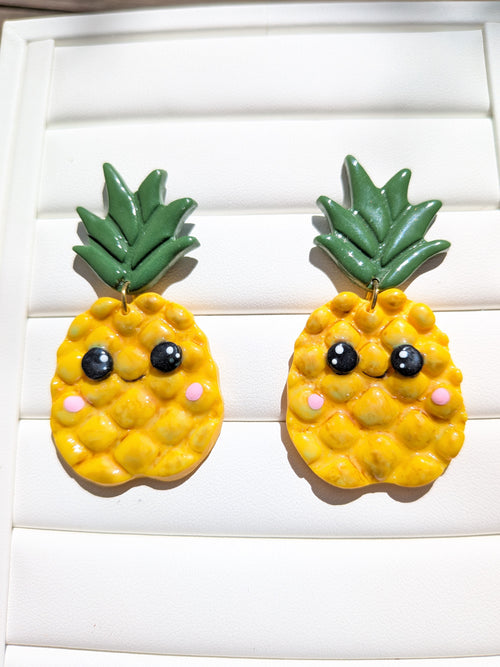 Boucles d'oreilles ananas kawaii – pâte polymère fait main