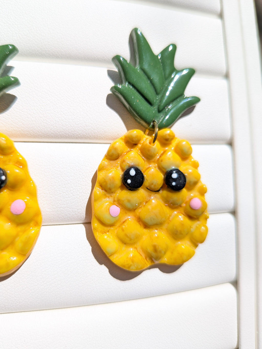 Boucles d'oreilles ananas kawaii – pâte polymère fait main