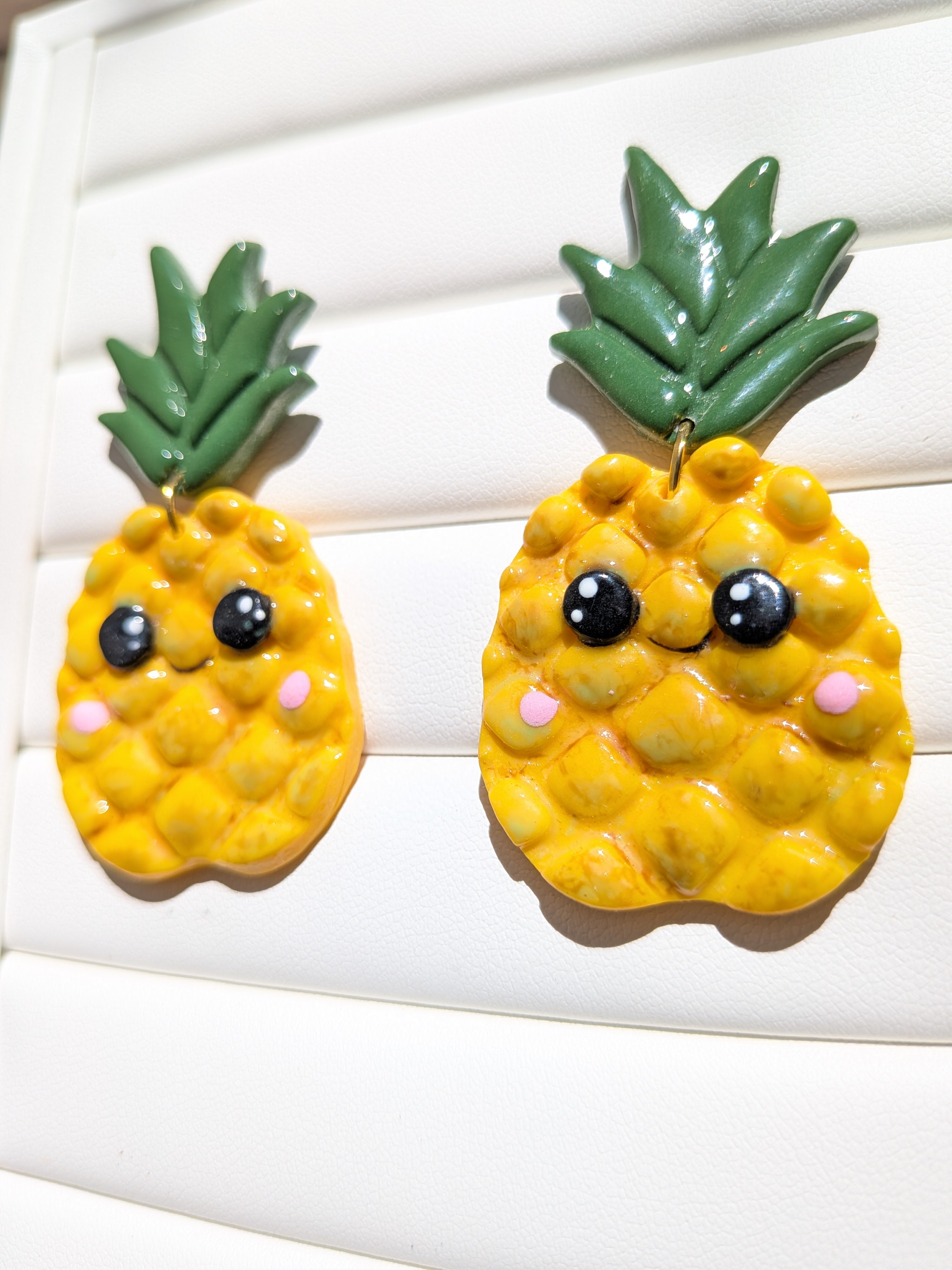 Boucles d'oreilles ananas kawaii – pâte polymère fait main
