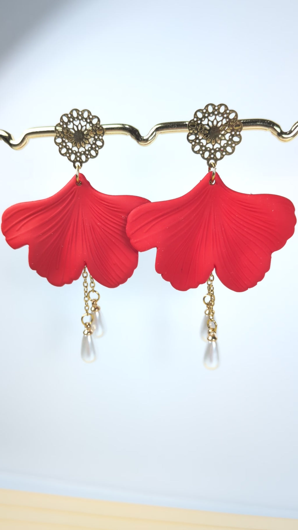 Boucles d'oreilles Ginkgo  & Perles Blanches, version dorée
