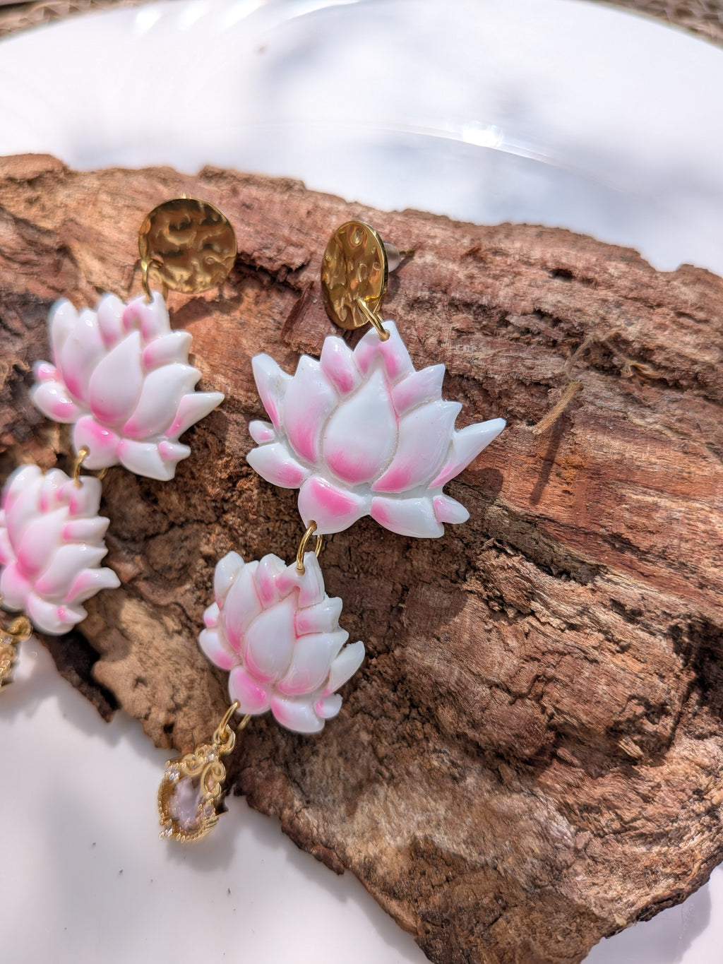 Boucles d'oreilles lotus longues, inspiration asiatique