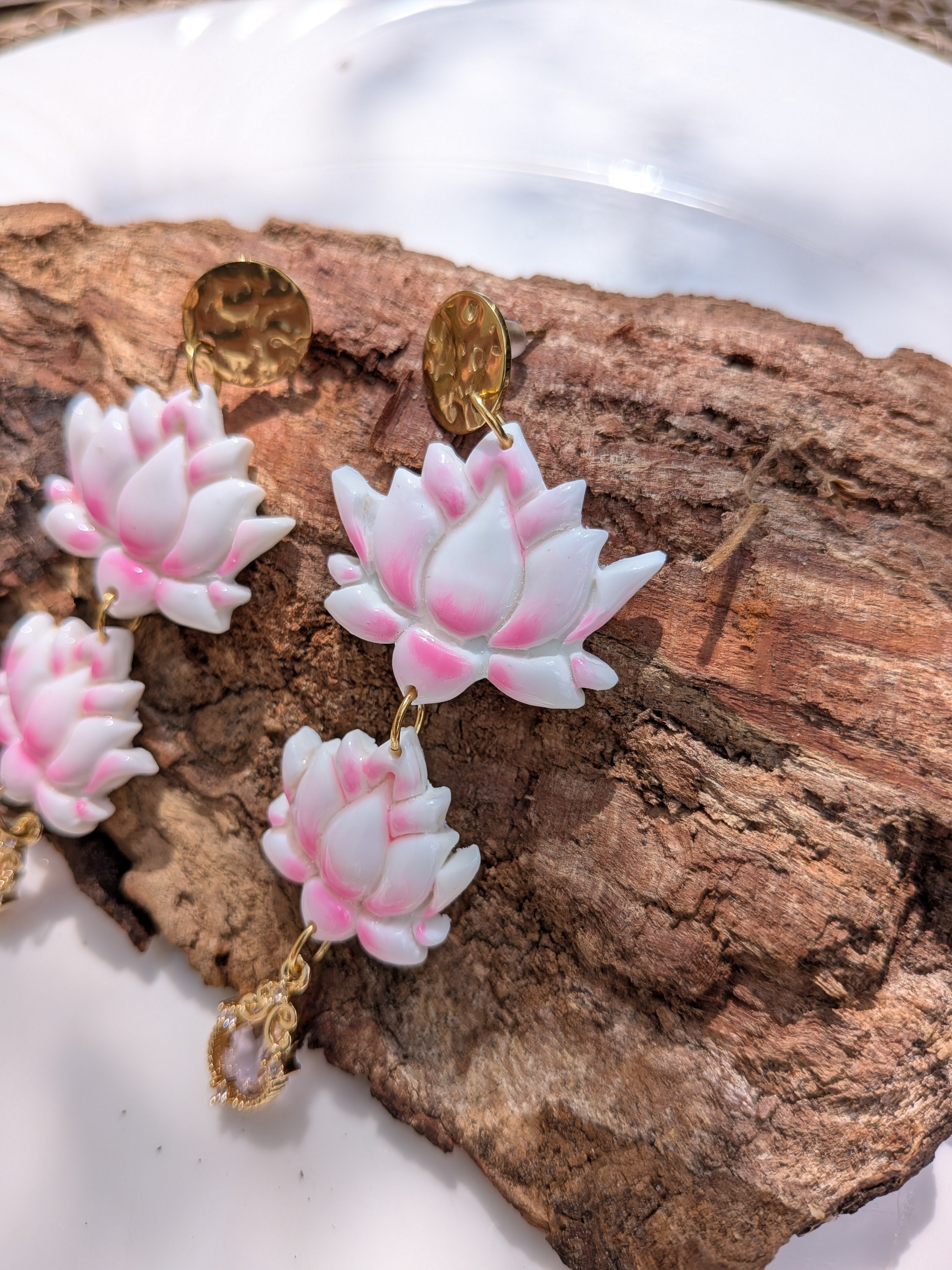 Boucles d'oreilles lotus longues, inspiration asiatique