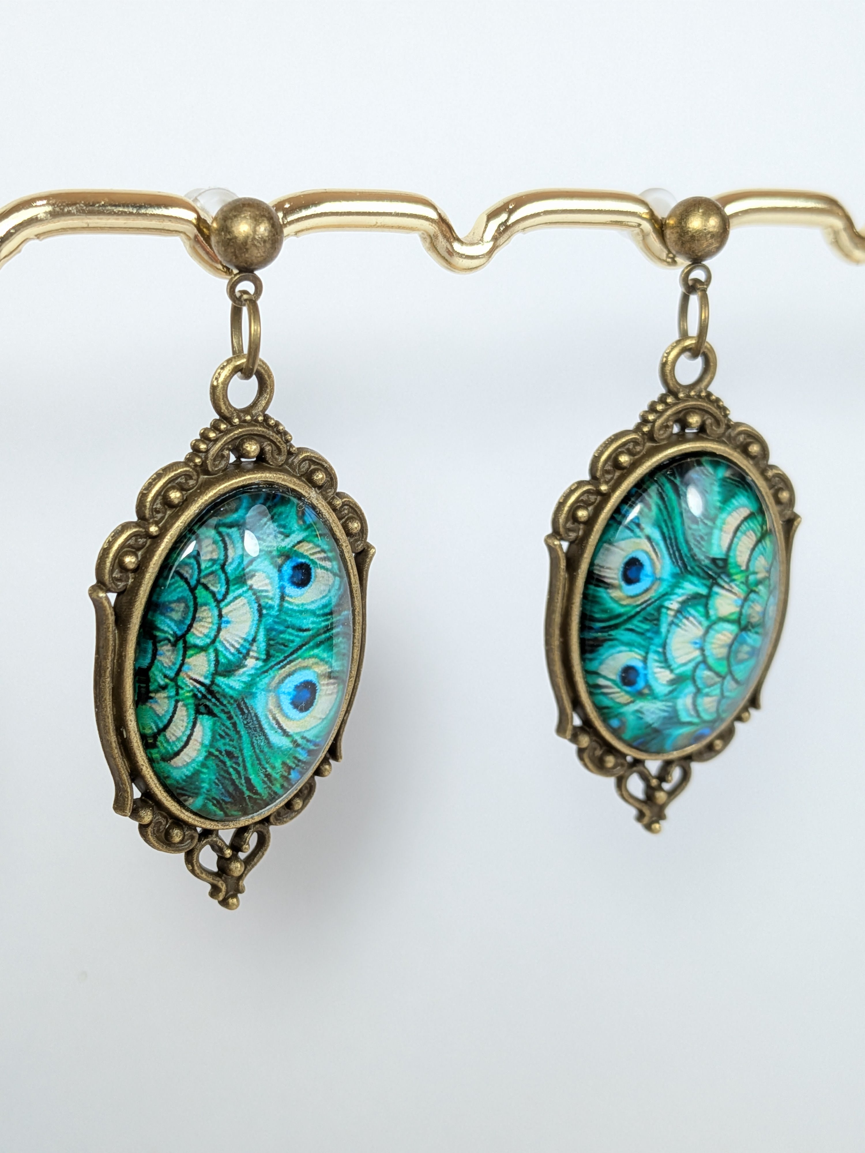 Boucles d'oreilles vintage cabochon roses et paons