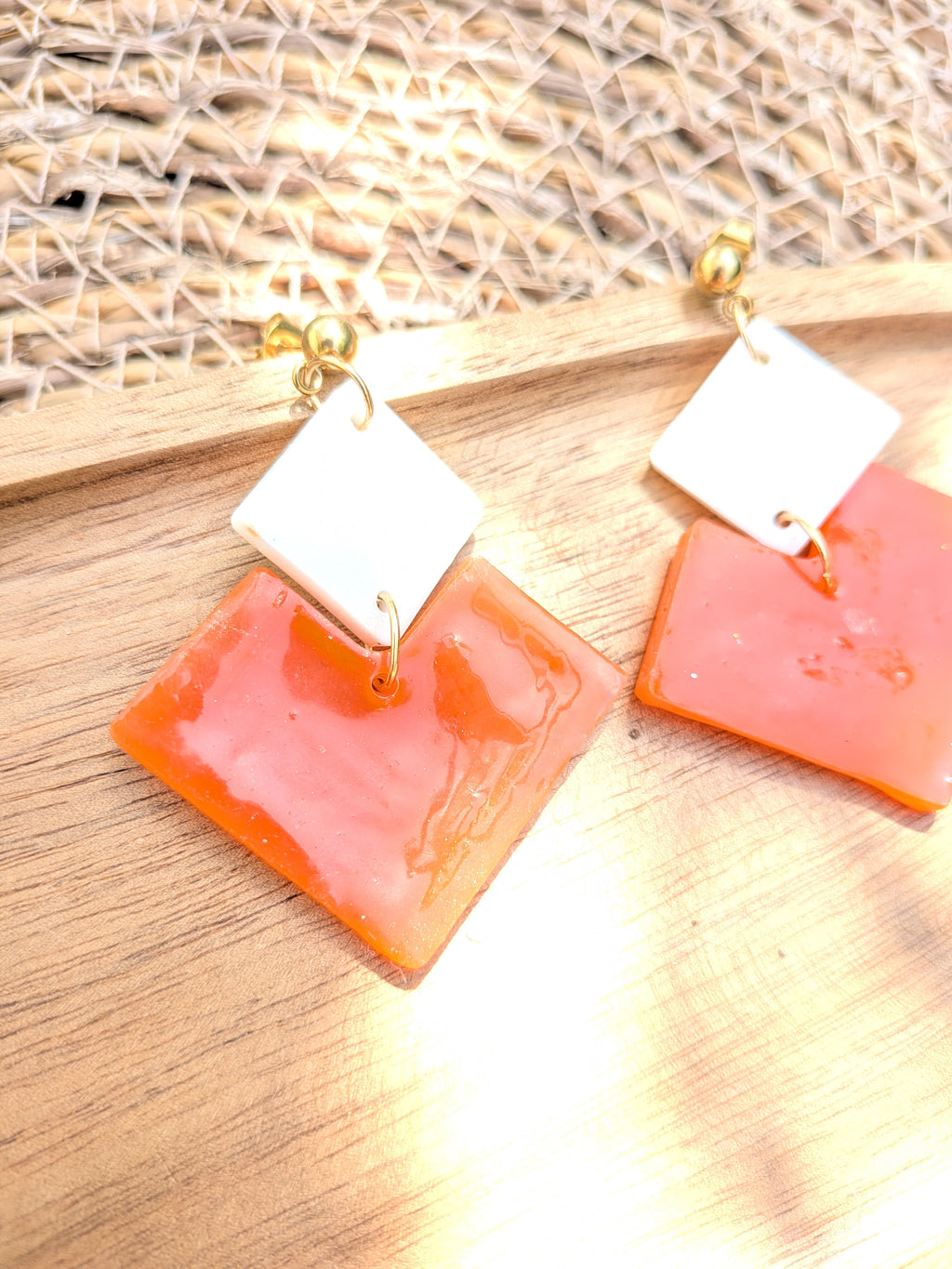 Boucles d'oreilles Géométriques en Résine Époxy – Orange, Jaune & Rouge