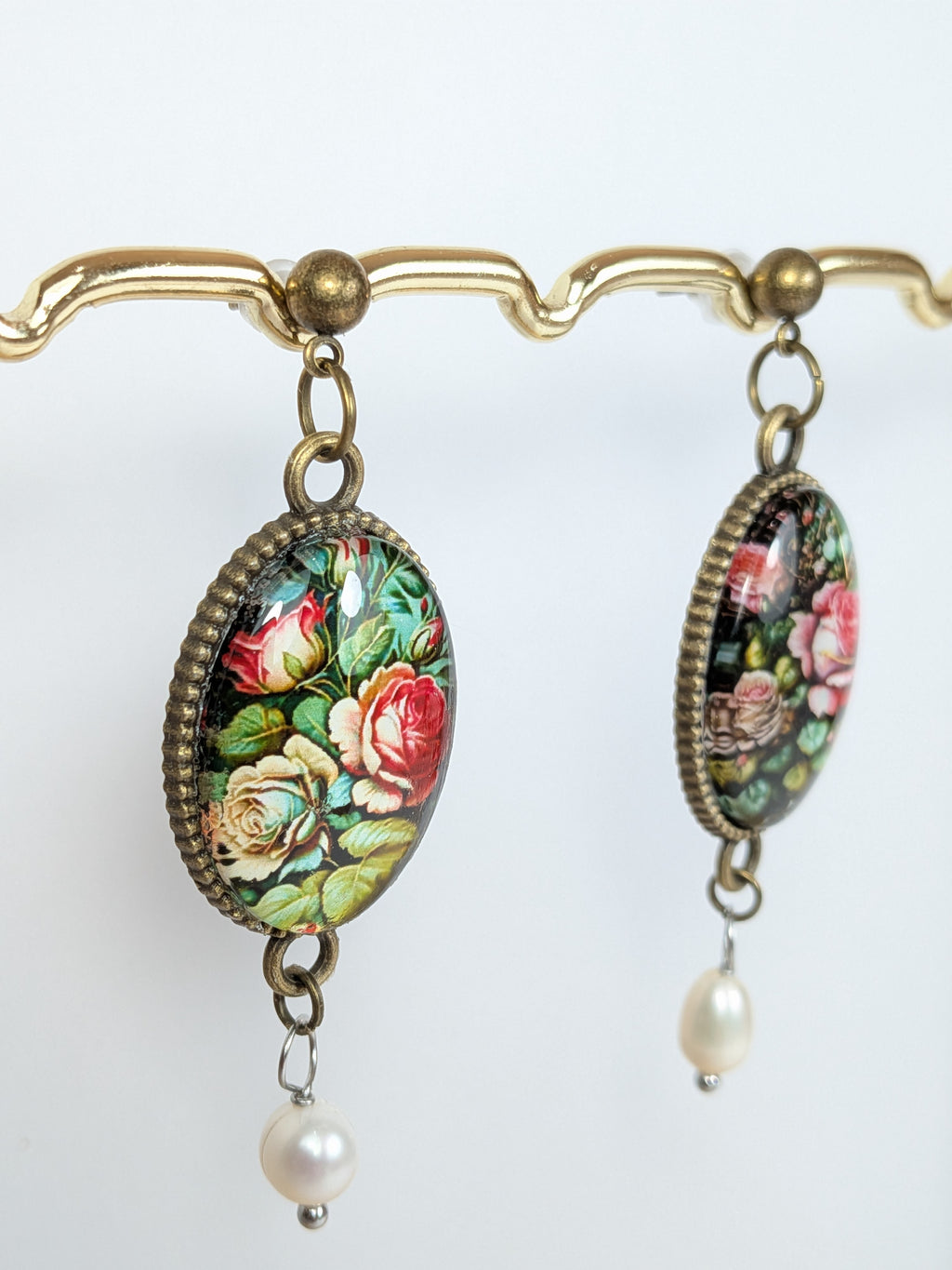 Boucles d'oreilles vintage cabochon roses et paons
