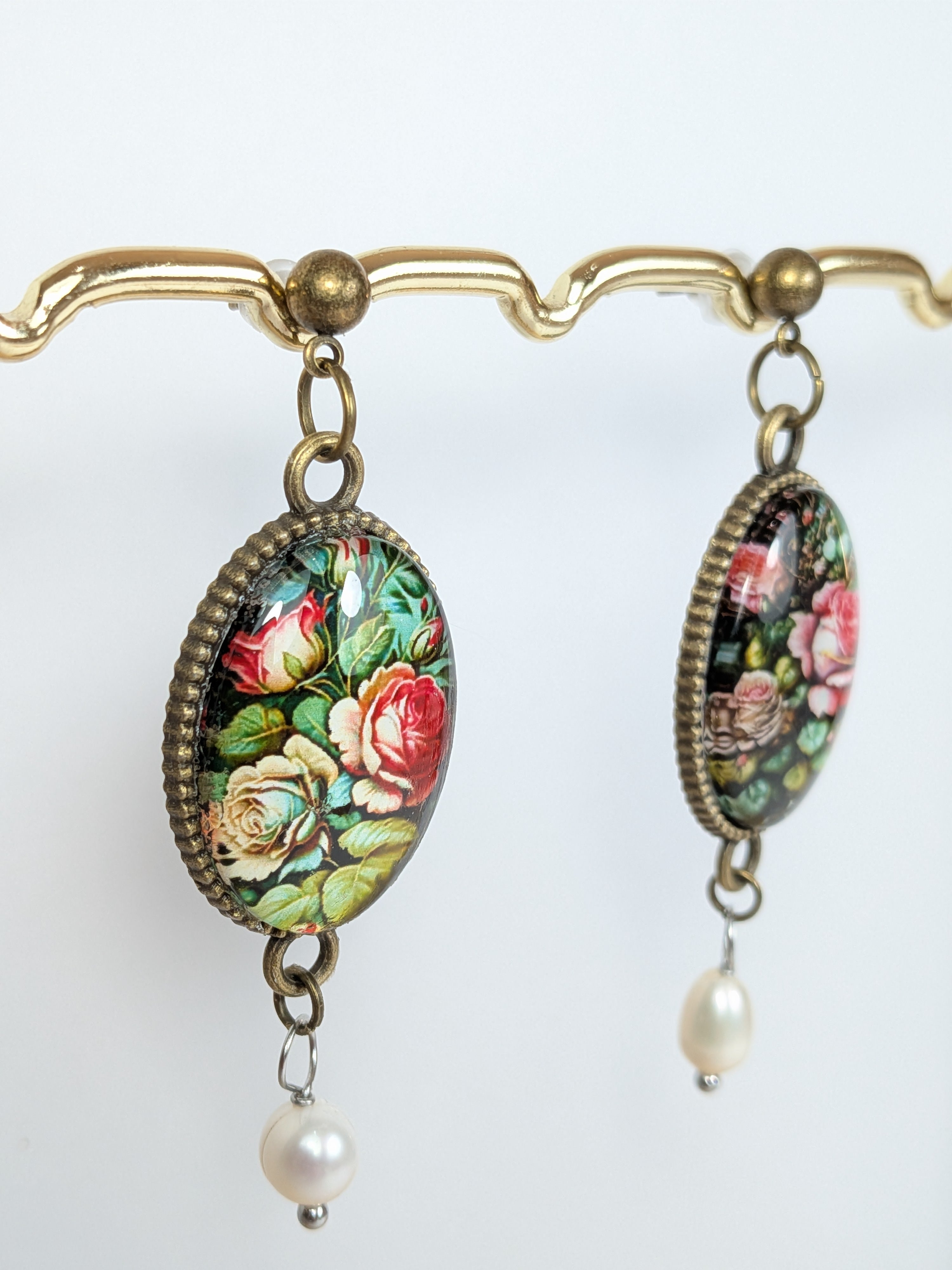 Boucles d'oreilles vintage cabochon roses et paons