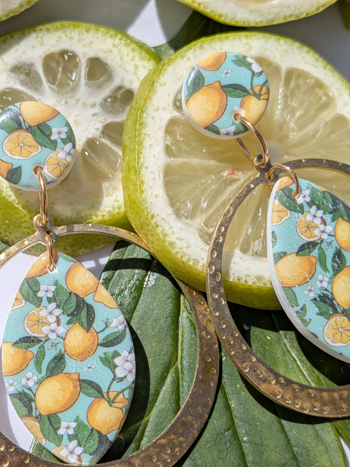Boucles d'oreilles Fimo Ovale Citrons – Anneau Martelé & Attache Assortie