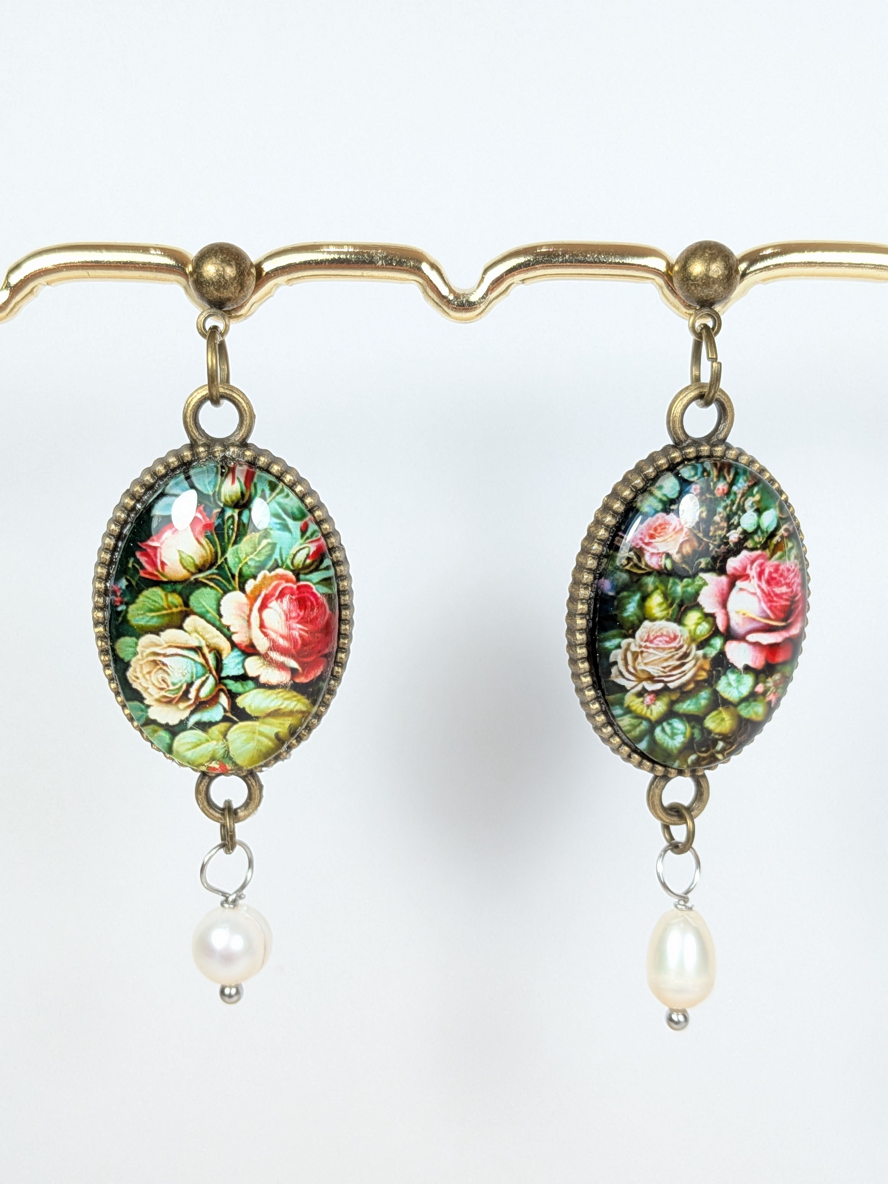 Boucles d'oreilles vintage cabochon roses et paons