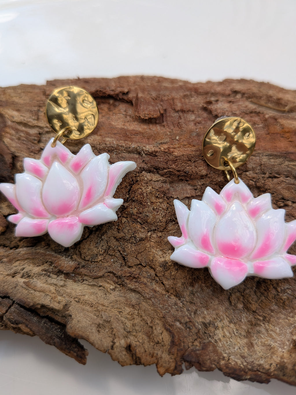 Boucles d'oreilles lotus courtes
