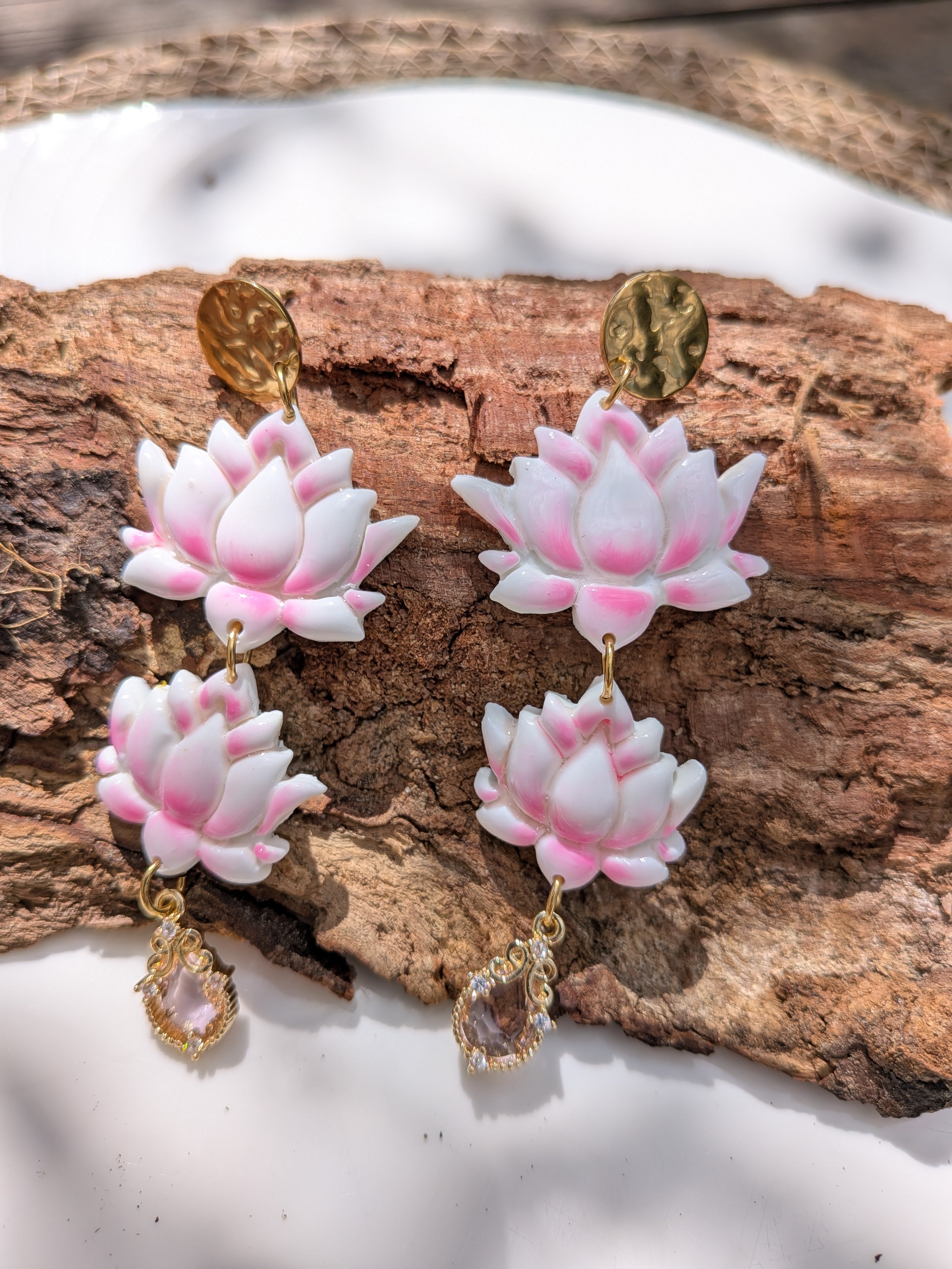 Boucles d'oreilles lotus longues, inspiration asiatique
