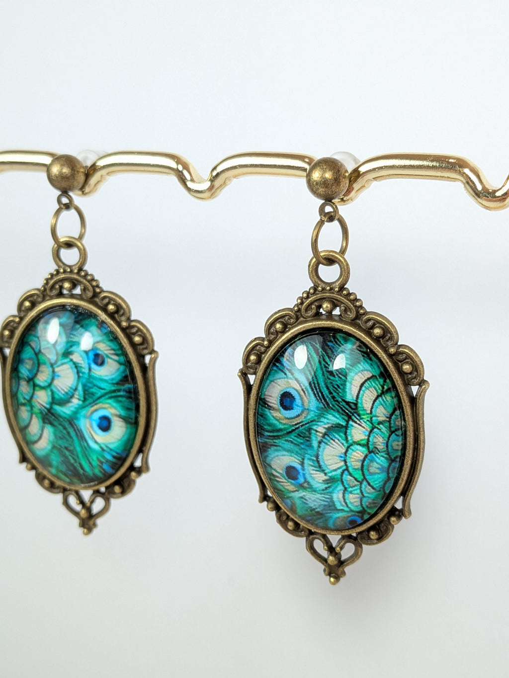 Boucles d'oreilles vintage cabochon roses et paons