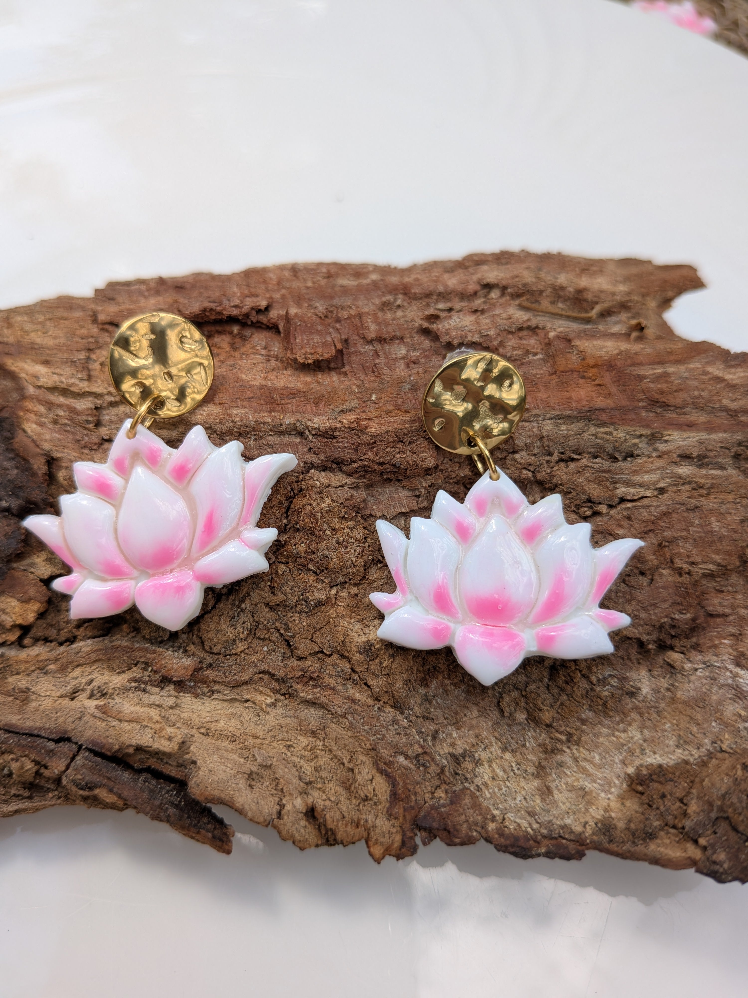 Boucles d'oreilles lotus courtes