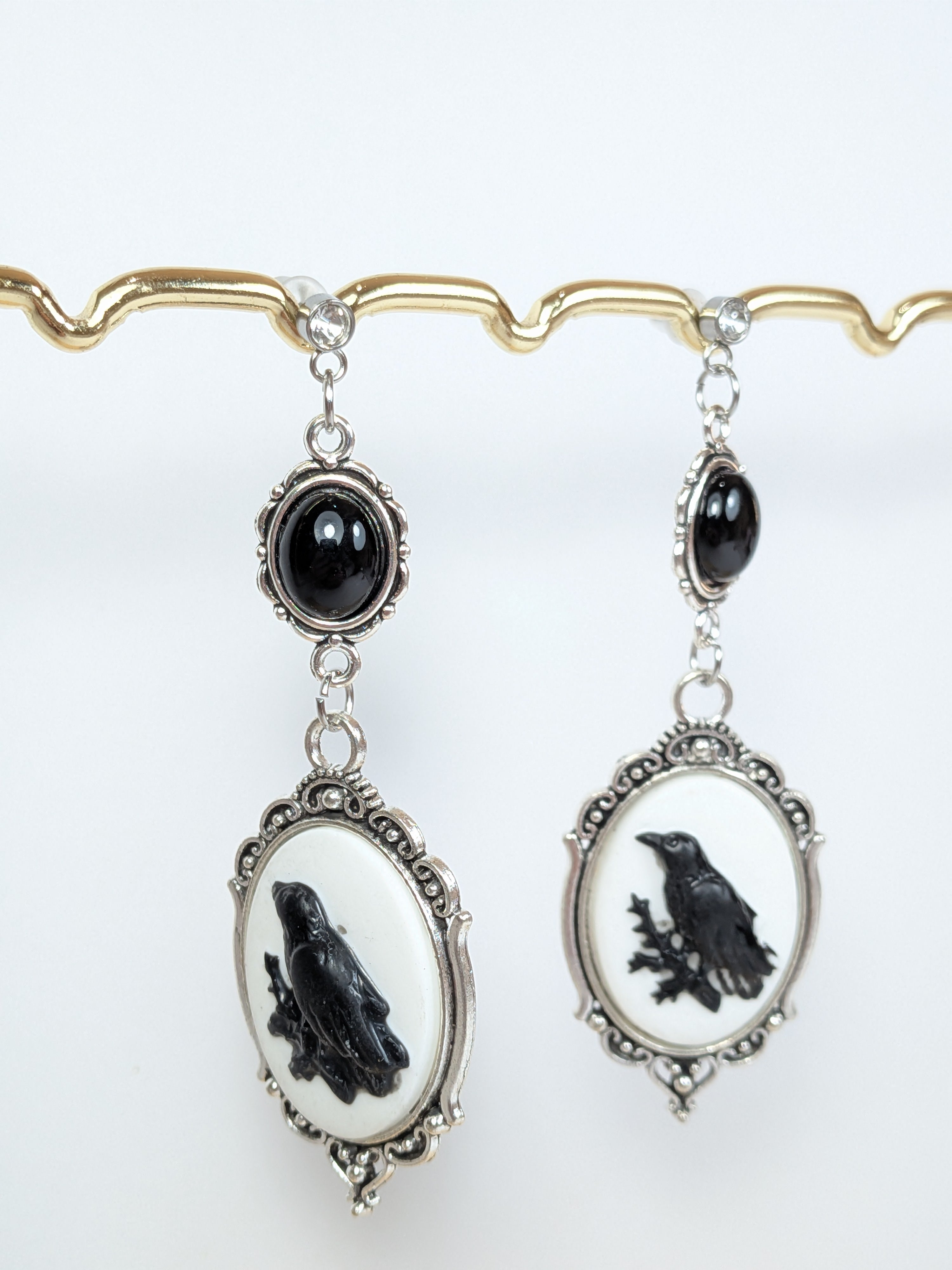 Boucles d'oreilles vintage corbeaux, syle victorien, base acier