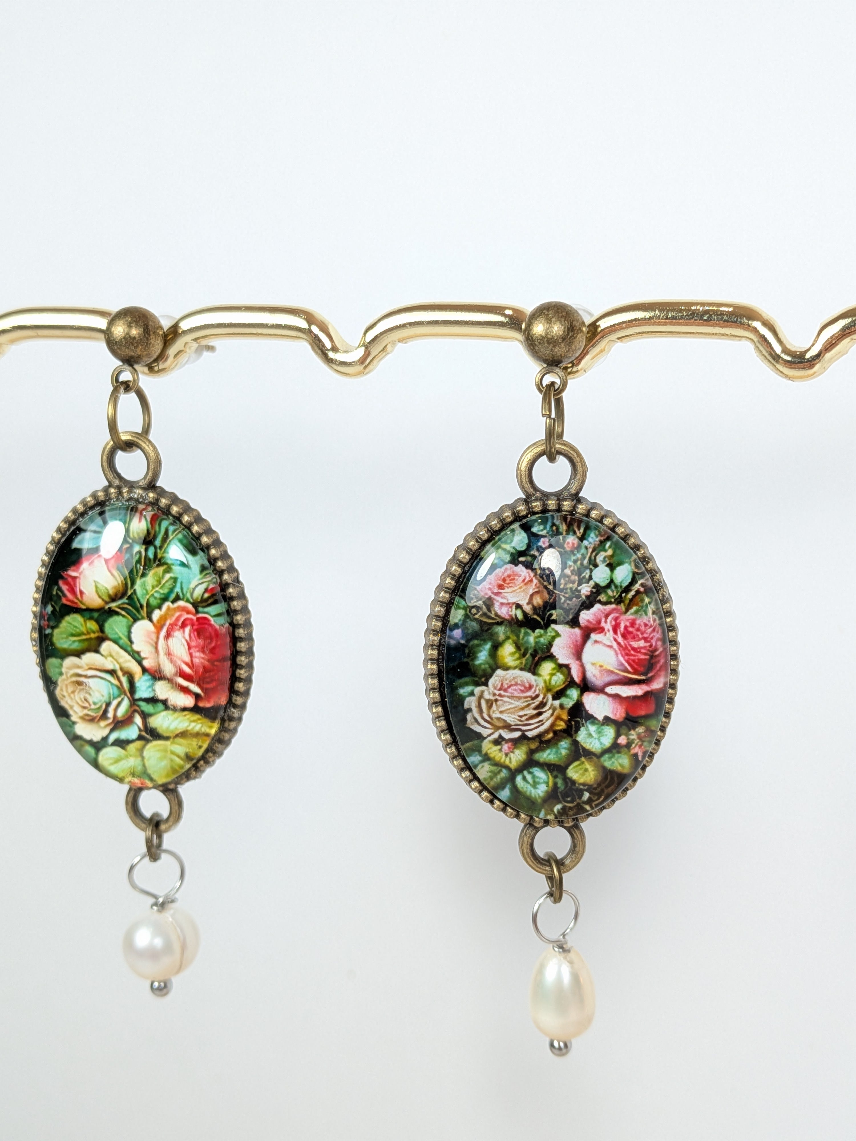 Boucles d'oreilles vintage cabochon roses et paons