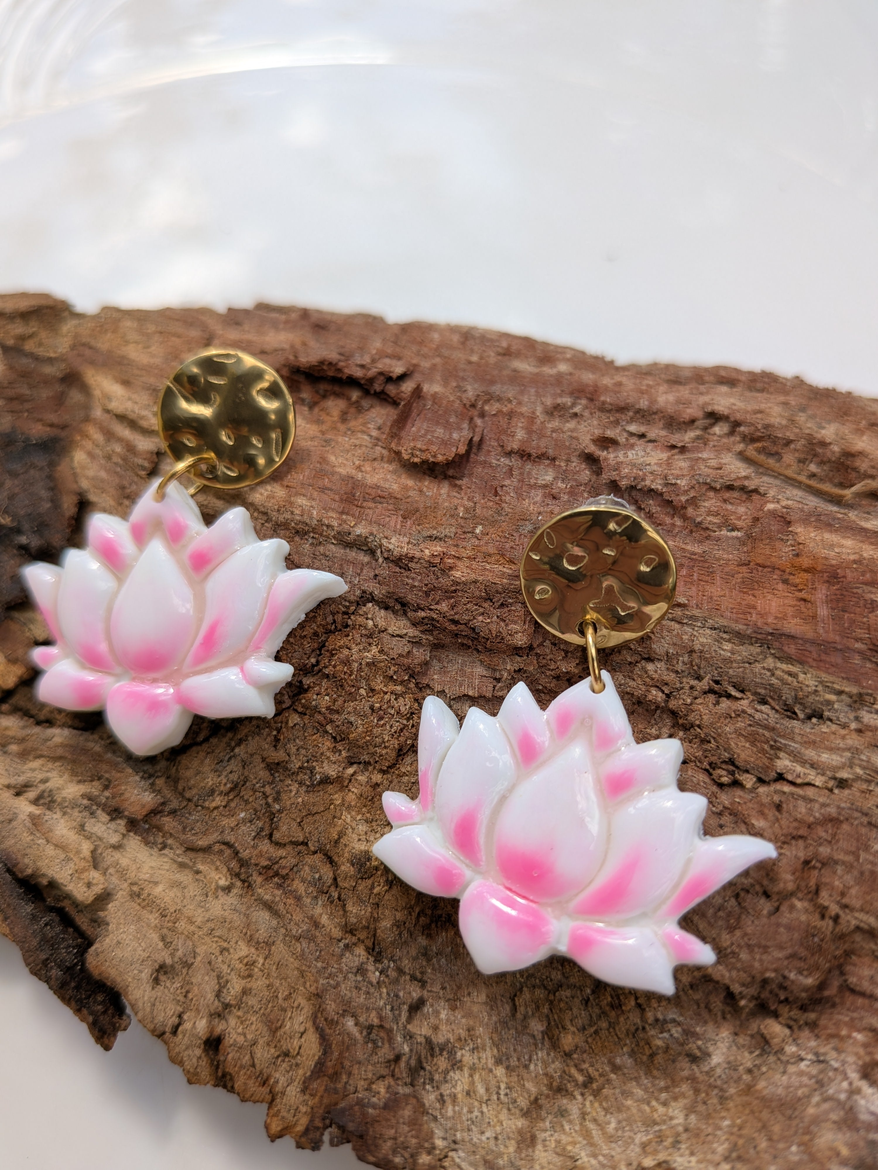 Boucles d'oreilles lotus courtes